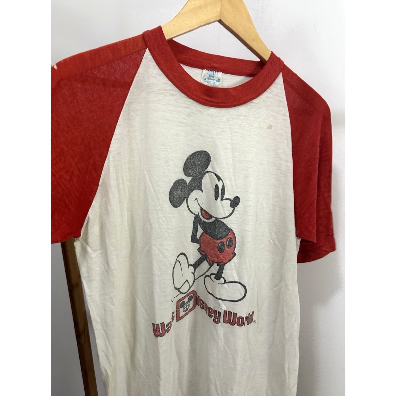 Disney VINTAGE Walt Disney World T-Shirt L Raglan Paper Thin Burnout Worn White Mens Size US L / EU 52-54 / 3 - 6 Thumbnail