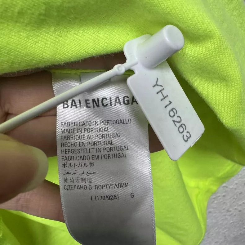 Balenciaga Balenciaga Logo monogram printed fluorescent green short s Size US L / EU 52-54 / 3 - 4 Thumbnail