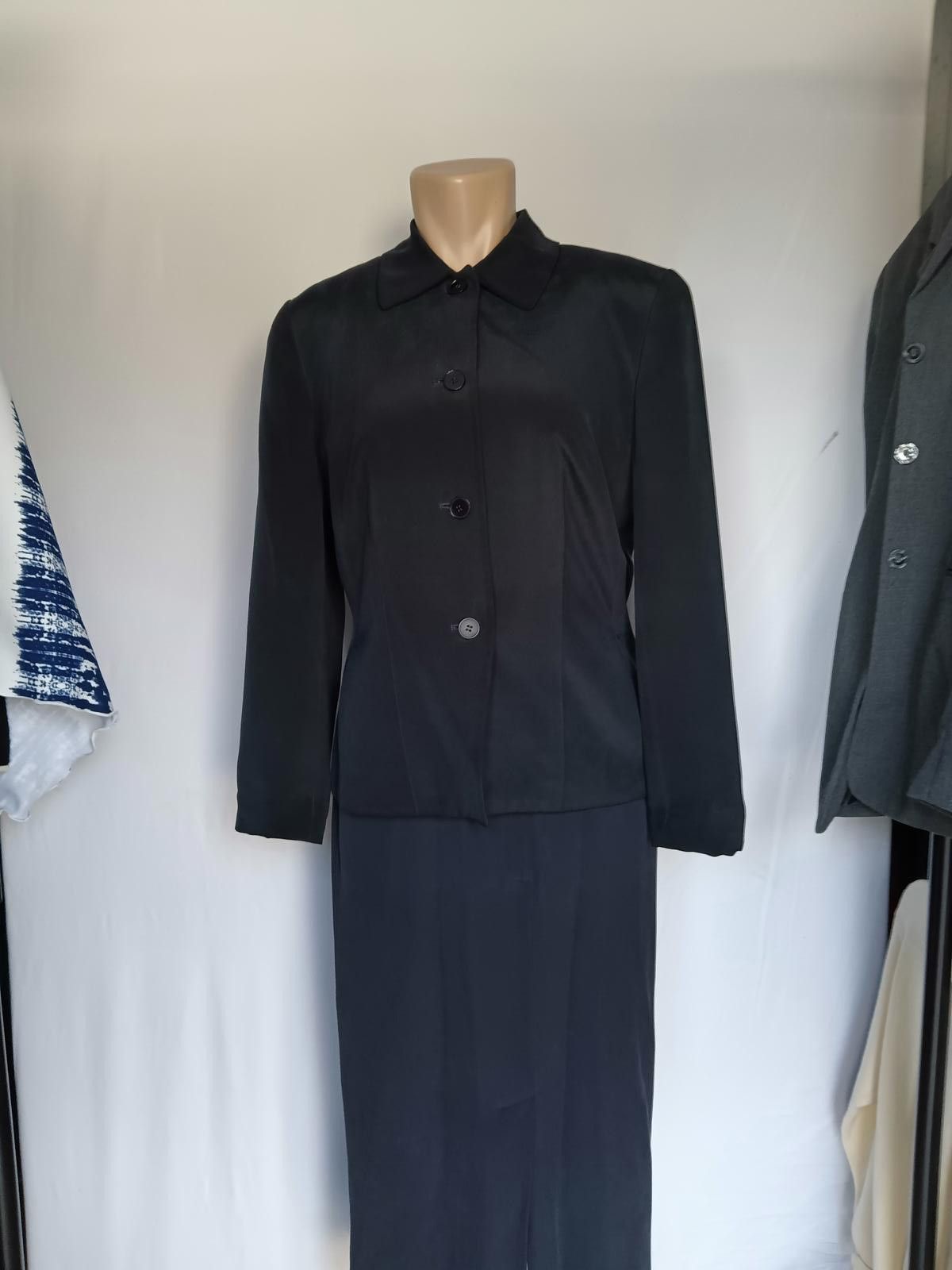 Designer Elegant Black Two-Piece Suit Set Size M / US 6-8 / IT 42-44 - 2 Thumbnail