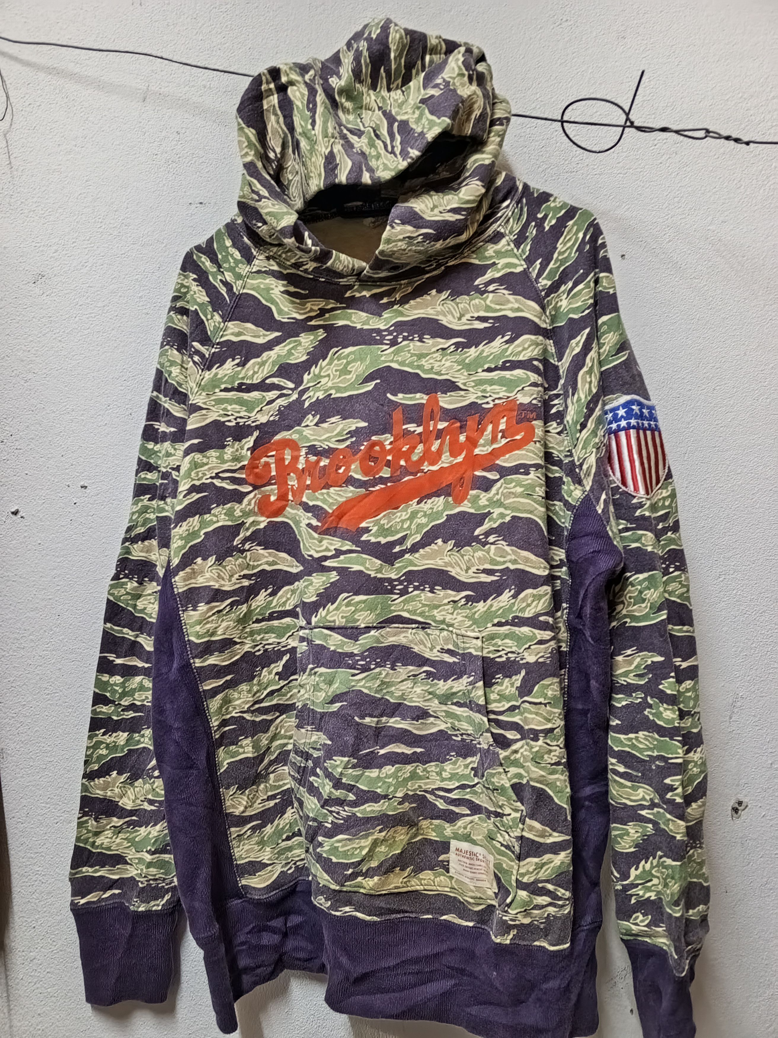 Majestic 💥majestic Brooklyn 💥🔥 tiger stripe🔥 hoddies{vintage} Size US L / EU 52-54 / 3 - 1 Thumbnail
