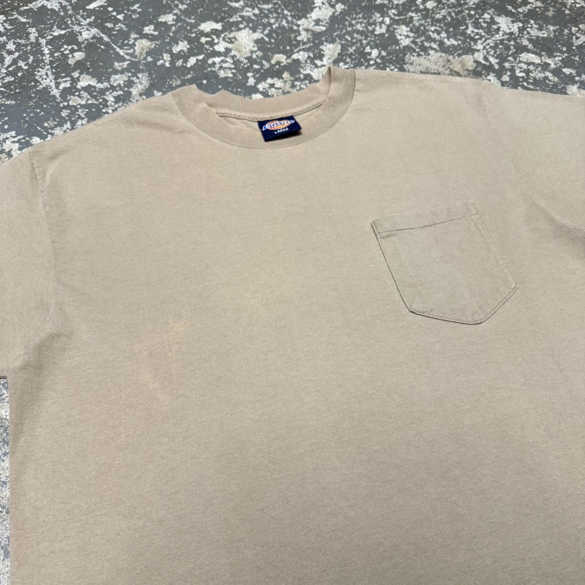 Dickies Vintage Dickies Tan Beige Blank 90s Single Stitch Pocket Tee Size US L / EU 52-54 / 3 - 8 Thumbnail