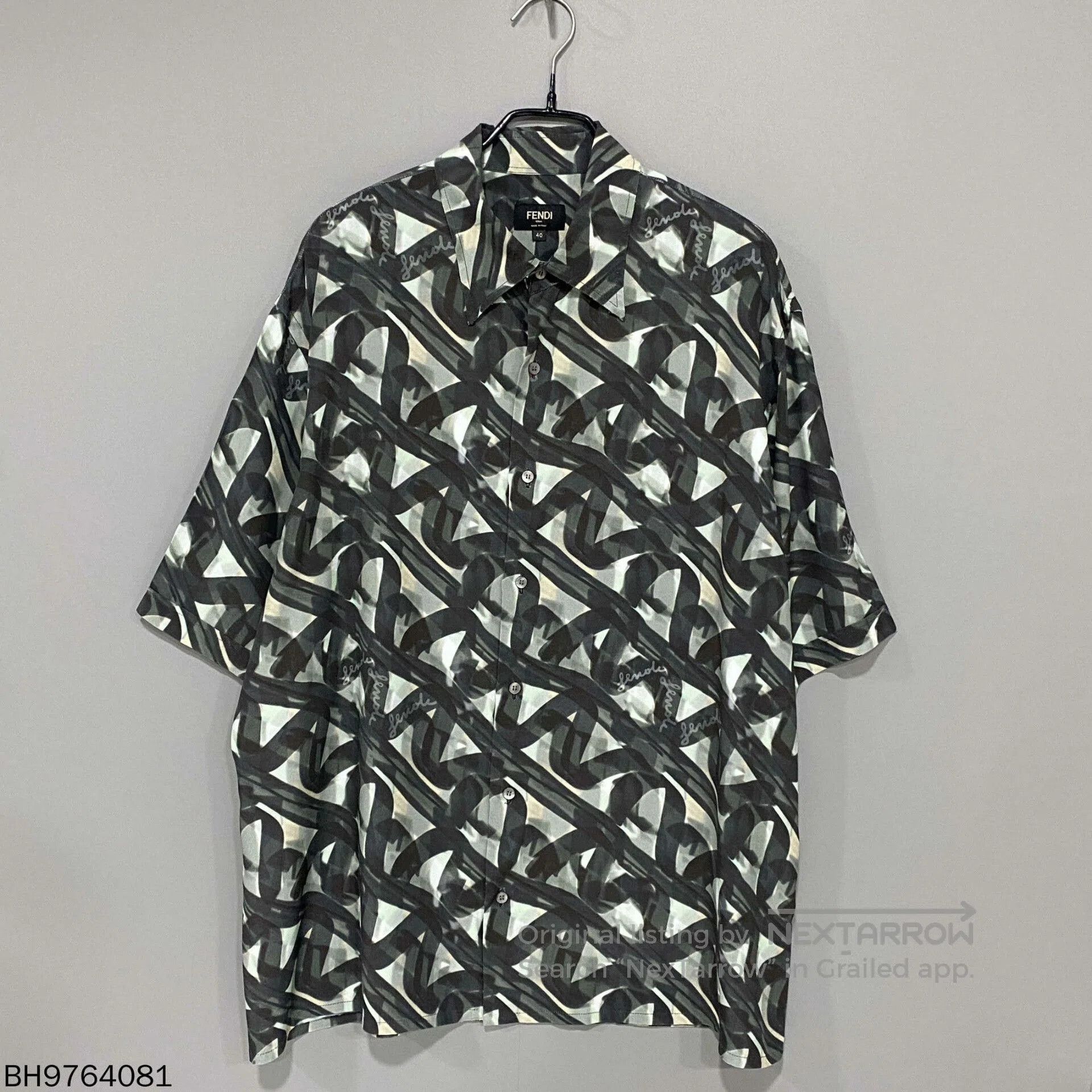 Fendi Fendi Graffiti Silk Short Sleeve Shirt. Size US XXS / EU 40 - 2 Thumbnail