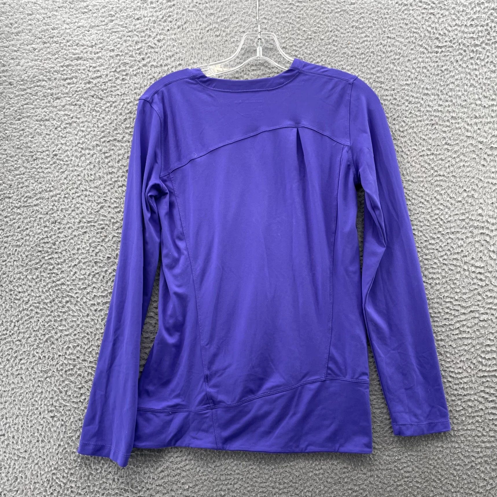 Salomon Salomon Activewear Top Women's Small Purple Assymetrical Hem Athleisure Gorpcore Shirt Women Small Purple Salomon Activewear Top Size S / US 4 / IT 40 - 5 Thumbnail