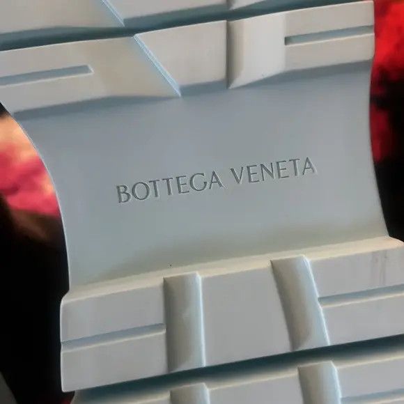 Bottega Veneta o1bcso1str0924 Blue Sole Tire Chelsea Boot in Black Size US 11 / IT 41 - 4 Thumbnail