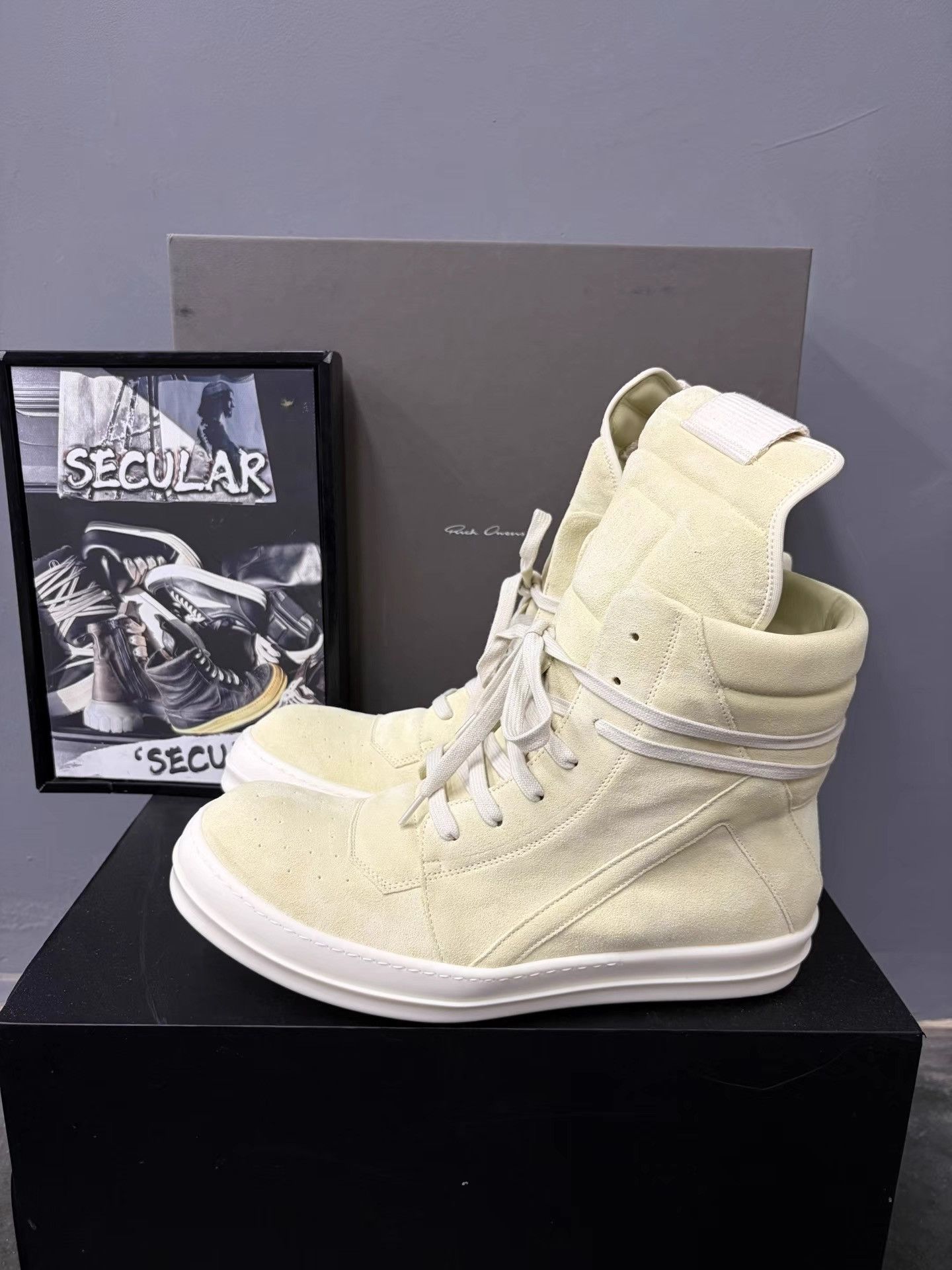Rick Owens Rick Owens 26SS Light Green Triangle Low Sneakers K34 Size US 7 / EU 40 - 2 Thumbnail