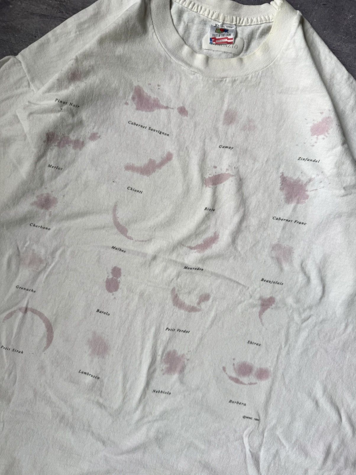 Vintage Vintage 90s Wine Stain T-Shirt (XL) Size US XL / EU 56 / 4 - 3 Thumbnail
