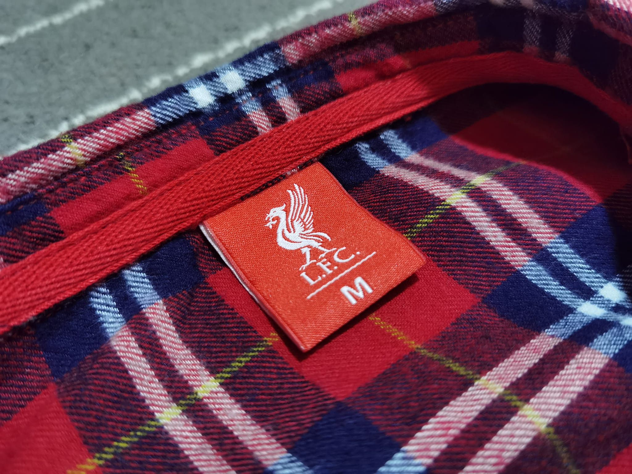 Other LIVERPOOL F. C flannel unisex S 2172 Size US S / EU 44-46 / 1 - 5 Thumbnail