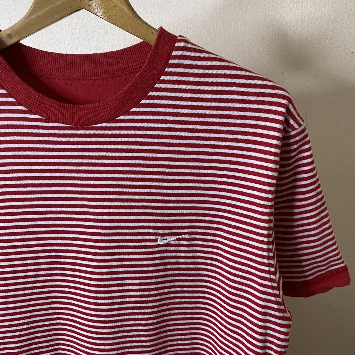 Nike Vintage Y2K Nike Small Swoosh Reversible T Shirt Size US M / EU 48-50 / 2 - 4 Thumbnail