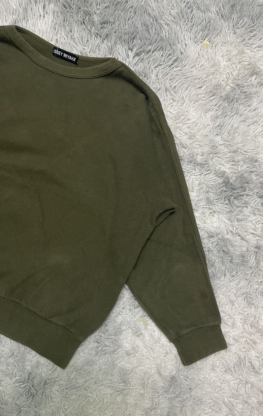 Issey Miyake 1990s ISSEY MIYAKE FADED EARTH TONE FOREST GREEN CREWNECK Size US L / EU 52-54 / 3 - 3 Thumbnail