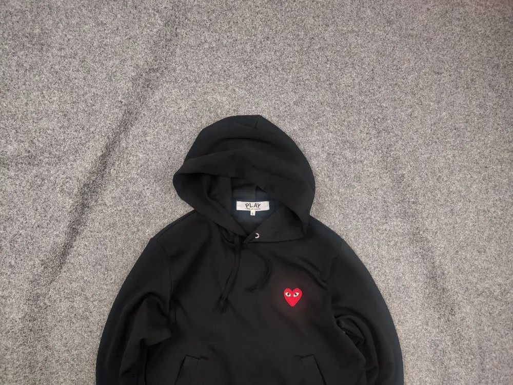 Comme des Garcons Comme Des Garcons Play Japan Black Red Heart Logo Hoodie Size L / US 10 / IT 46 - 2 Thumbnail
