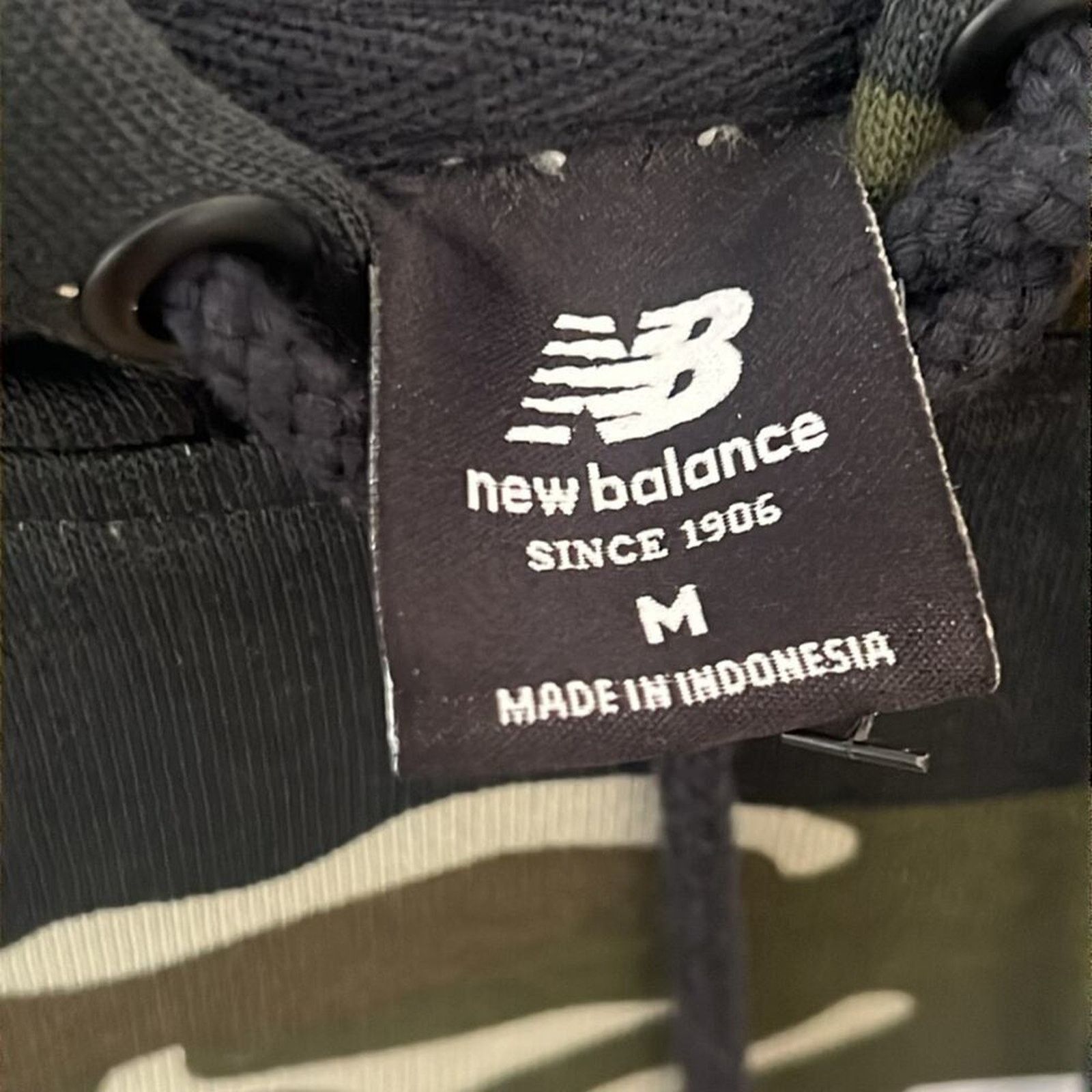 New Balance NEWBALANCE‎ MEN’S ESSENTIAL STACKED HOODIE PULLOVER SIZE M Size US M / EU 48-50 / 2 - 3 Thumbnail