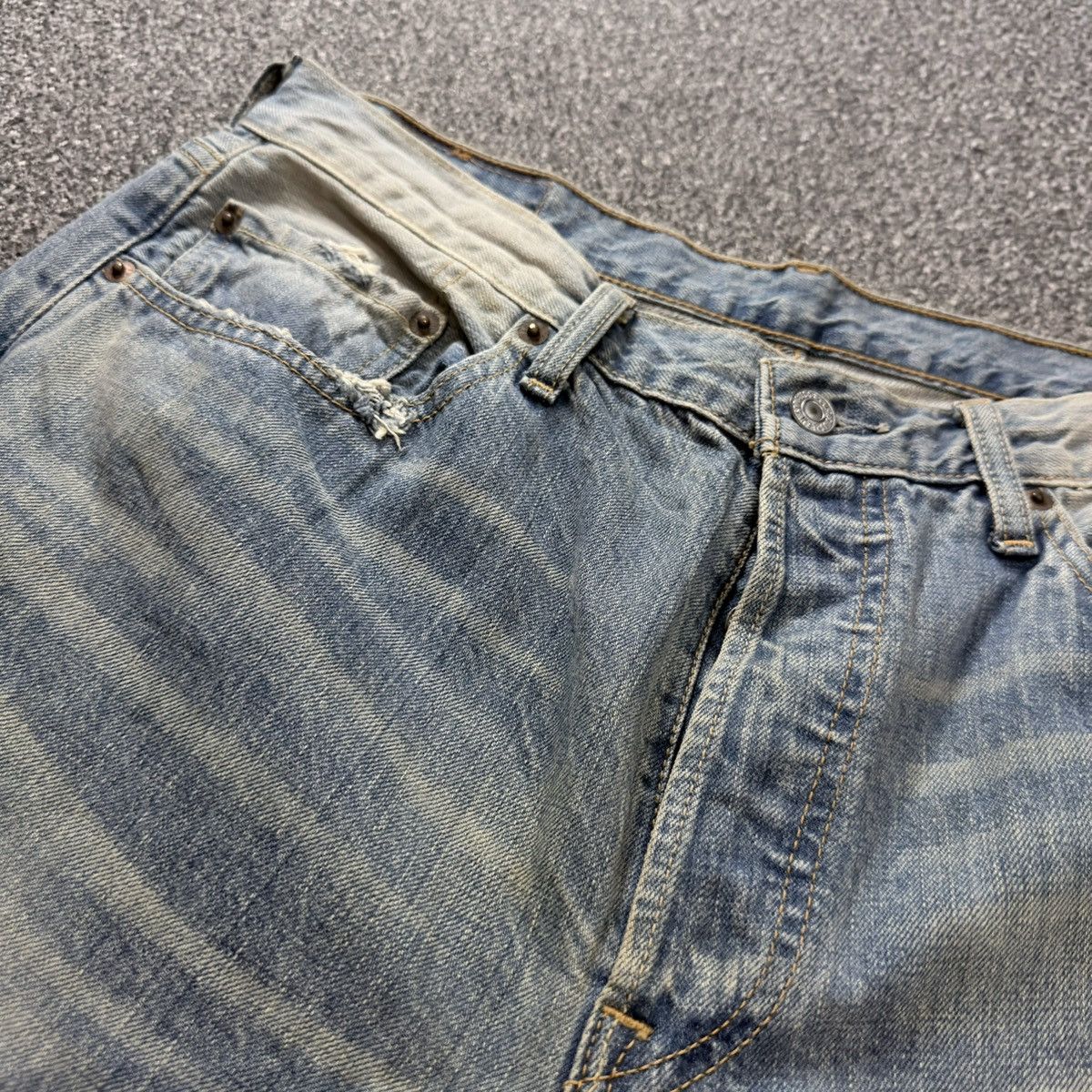 Engineered Garments × Levi's Vintage Y2K Levis 501 Wideleg Heavy Faded Washed Denim Jeans Size US 33 - 11 Thumbnail