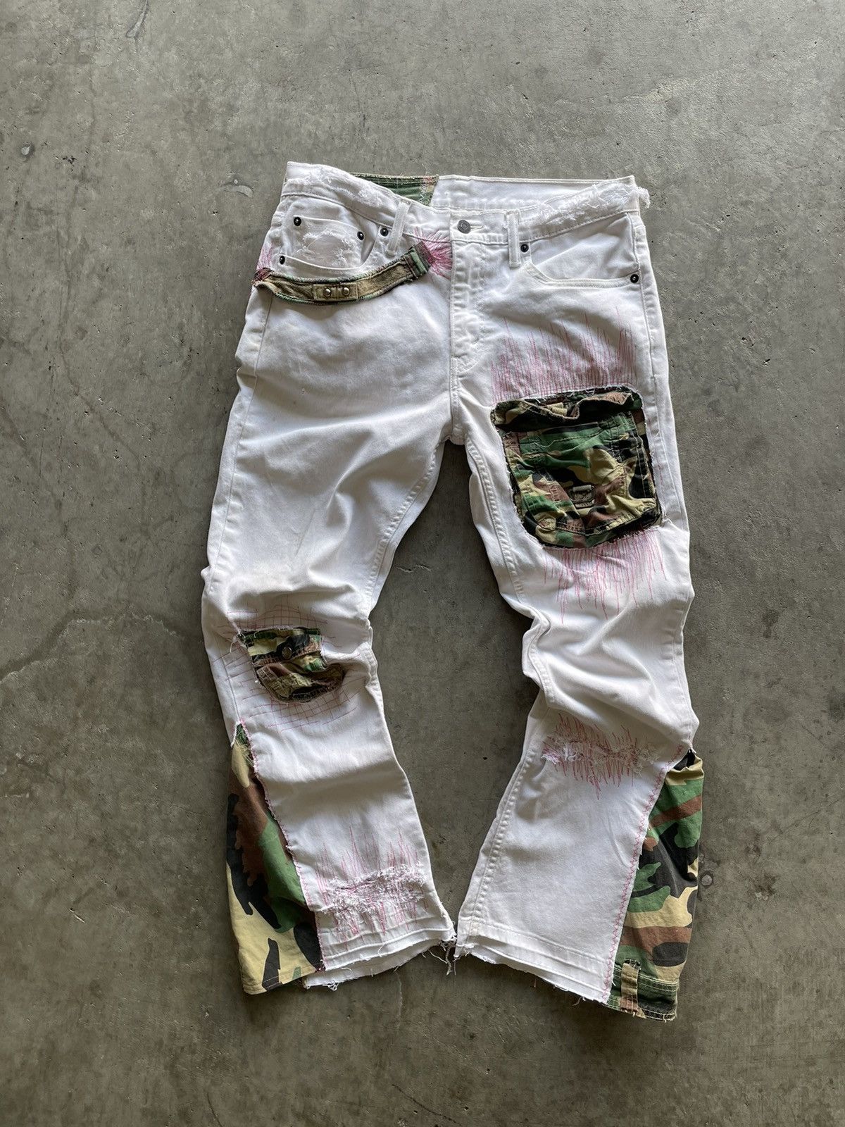Levi's Custom 1of1 White X Camo flared Jeans Size US 33 - 1 Thumbnail