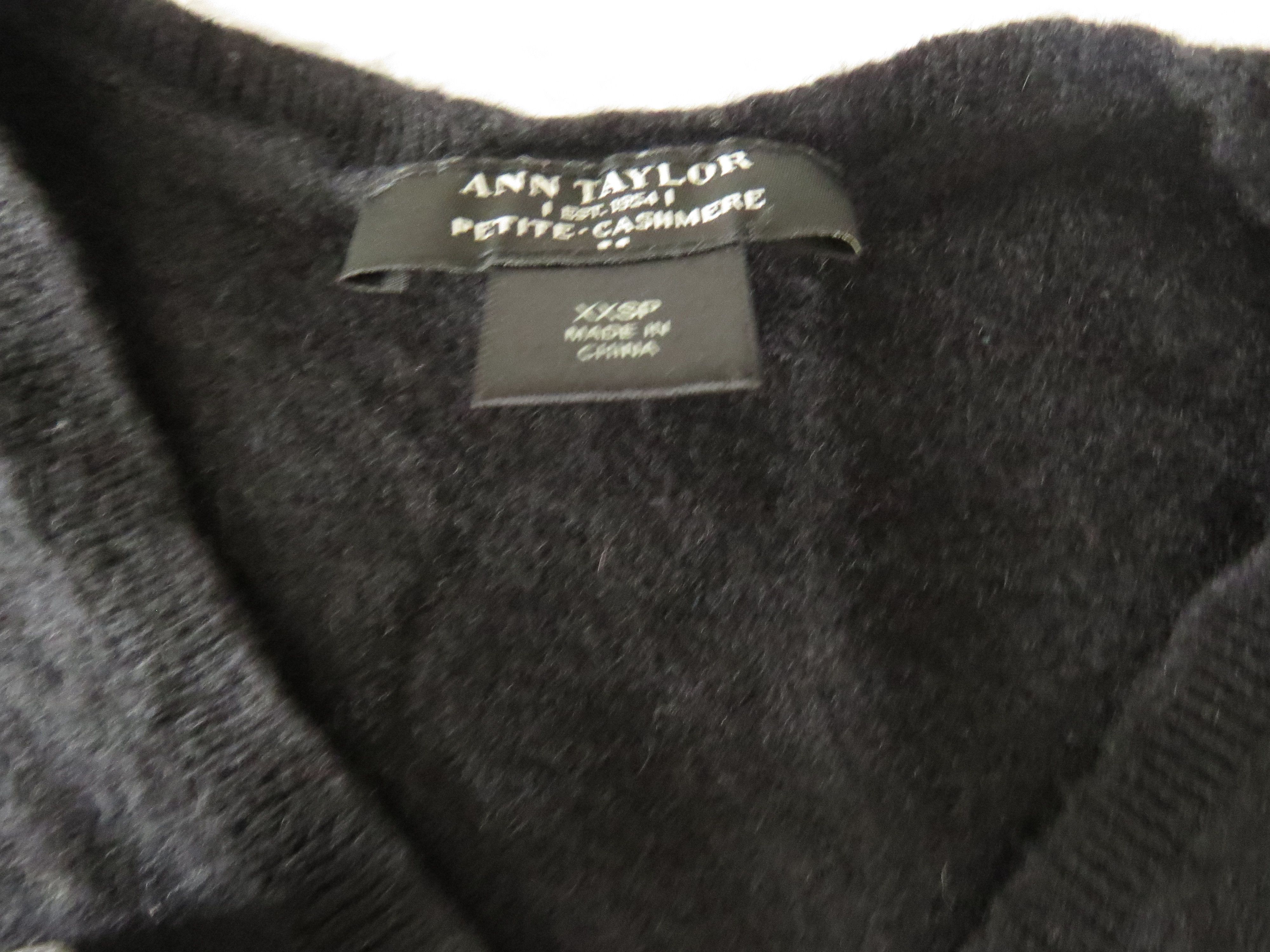 Ann Taylor Ann Taylor 100% Cashmere Sweater** Size XS / US 0-2 / IT 36-38 - 2 Thumbnail