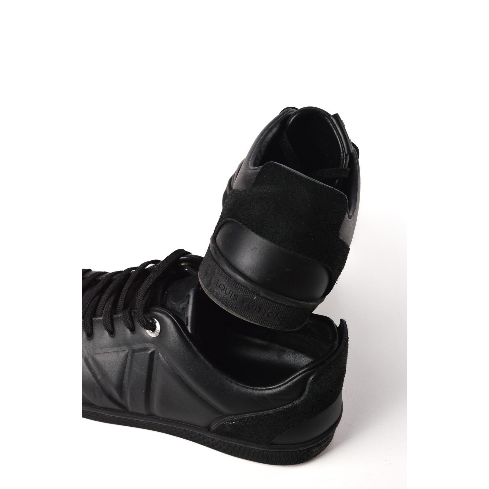 Louis Vuitton Louis Vuitton black leather sneakers Size US 5.5 / IT 35.5 - 6 Thumbnail