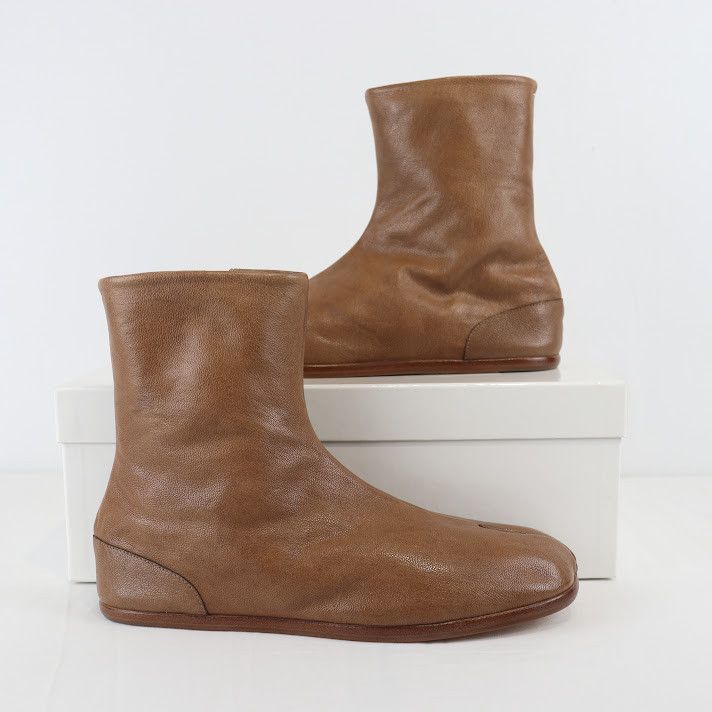 image of Maison Margiela O1Rshd1 Flat Tabi Boots In Caramel Brown, Men's (Size 11)