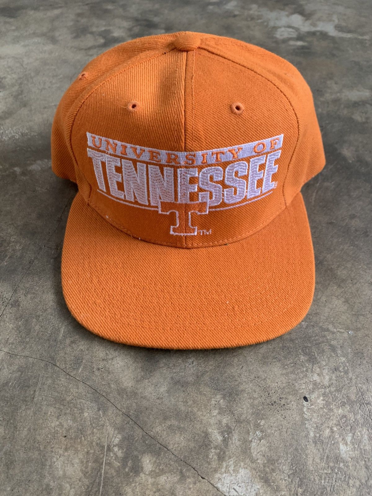 Vintage Vintage University Tennesse Sports specialties Size ONE SIZE - 1 Thumbnail