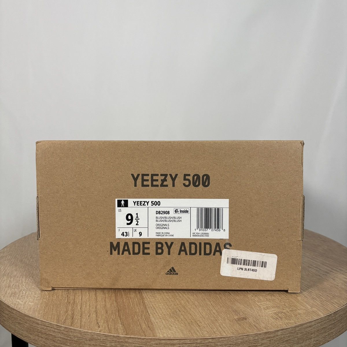 Adidas × Kanye West Adidas Yeezy 500 Blush Used 9.5M Size US 9.5 / EU 42-43 - 2 Thumbnail