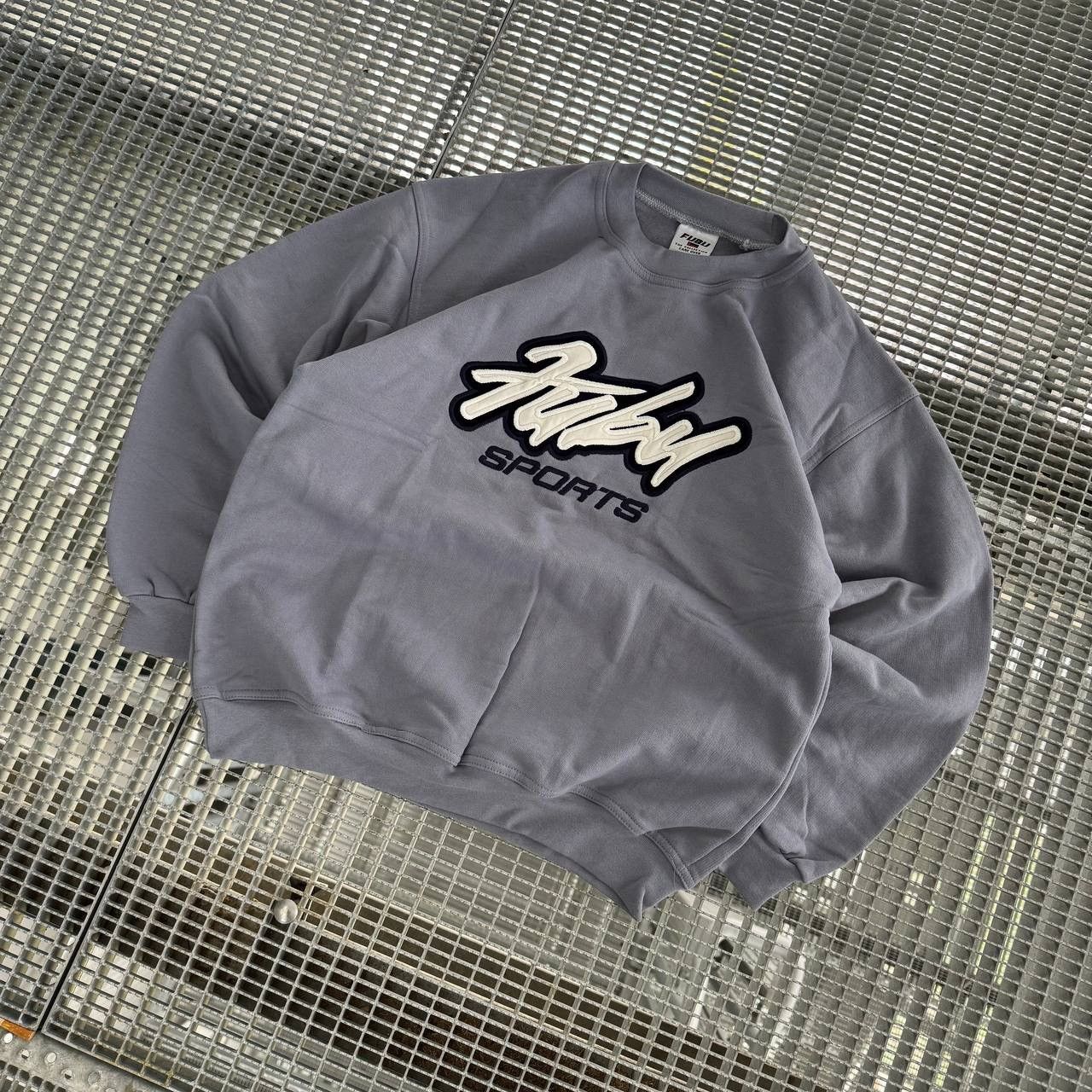 Fubu × Vintage Vintage Fubu Baggy Sweatshirt Centre Logo Skate Fir Y2K USA Size US M / EU 48-50 / 2 - 2 Thumbnail