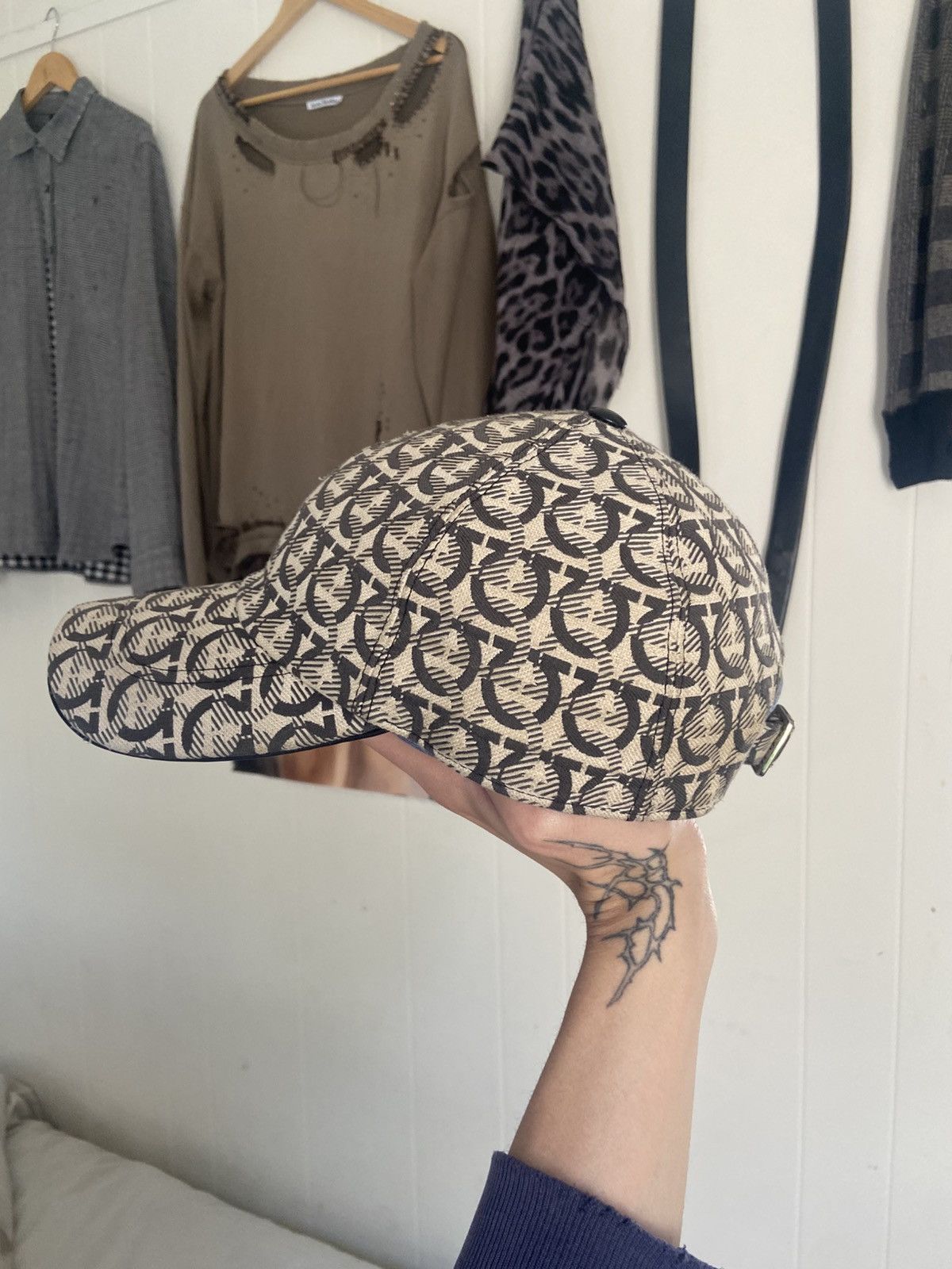 Salvatore Ferragamo FERRAGAMO GANCINI MONOGRAM BASEBALL HAT Size ONE SIZE - 4 Thumbnail