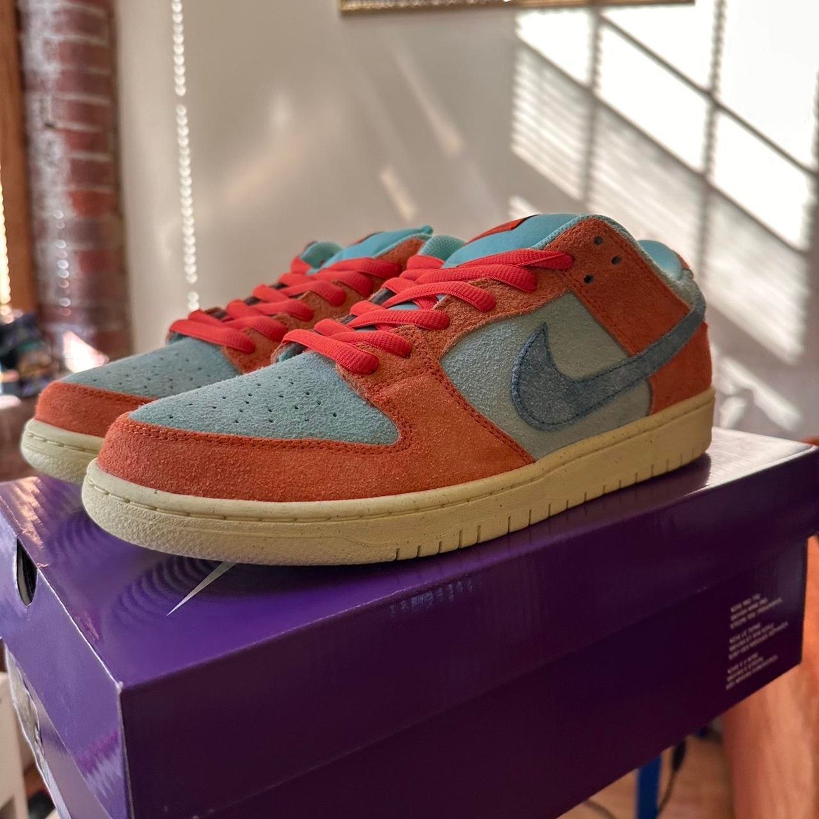 Nike × Supreme Nike SB Dunk Low Orange Emerald Rise Size US 10 / EU 43 - 2 Thumbnail