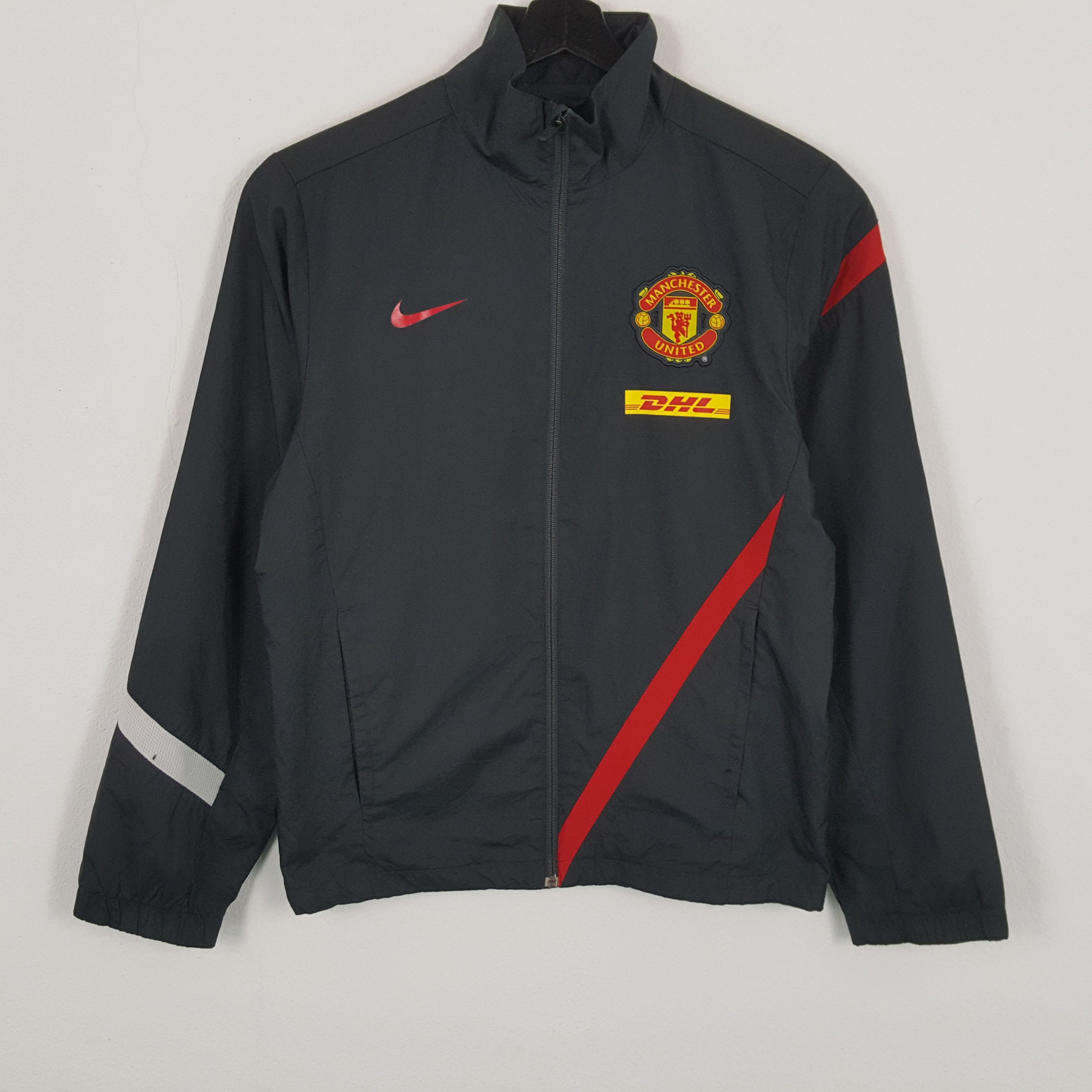 Nike × Vintage NIKE MANCHESTER UNITED Soccer Club Windbreaker Jacket Size US M / EU 48-50 / 2 - 1 Thumbnail