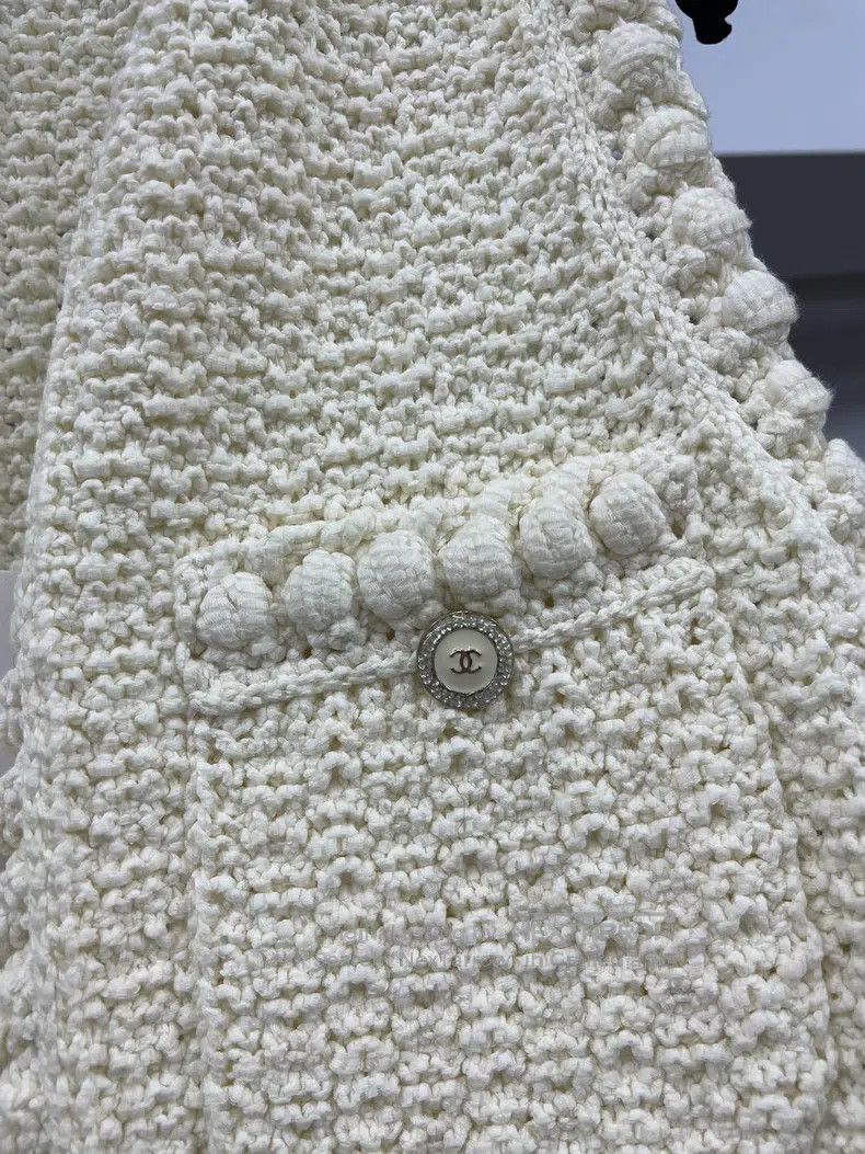 Chanel Chanel White knitted vest jacket Size XXS / US 00 / IT 34 - 2 Thumbnail