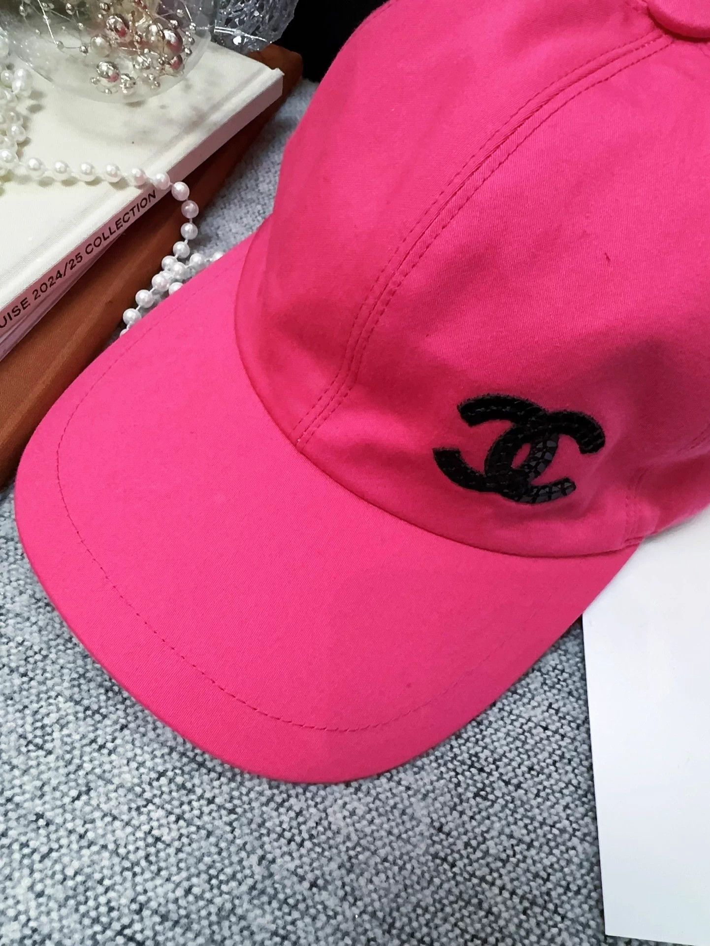 Chanel Chanel 24C pink black sequin CC logo baseball cap Size ONE SIZE - 2 Thumbnail