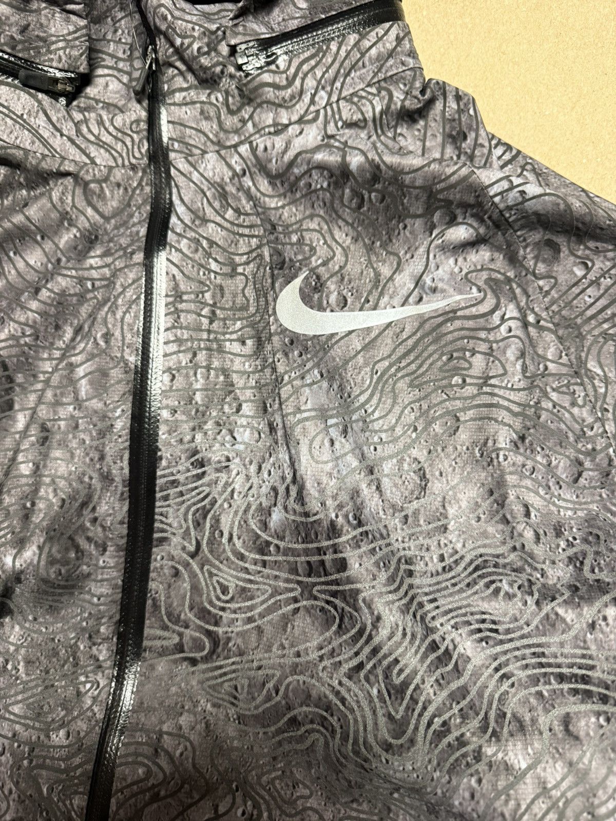 Nike NIKE Large L ZONAL AEROSHIELD ENERGY Men's Running Jacket Size US L / EU 52-54 / 3 - 4 Thumbnail