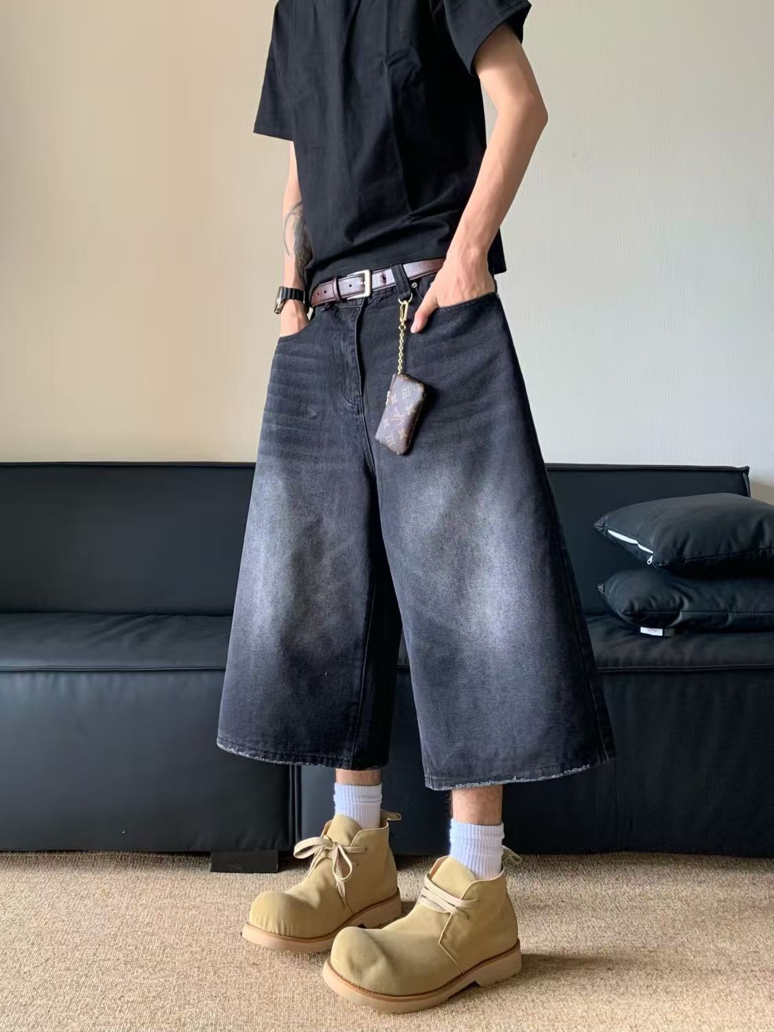 Vintage Black Washed Distressed Straight-Leg Denim Shorts Size US 32 / EU 48 - 1 Thumbnail