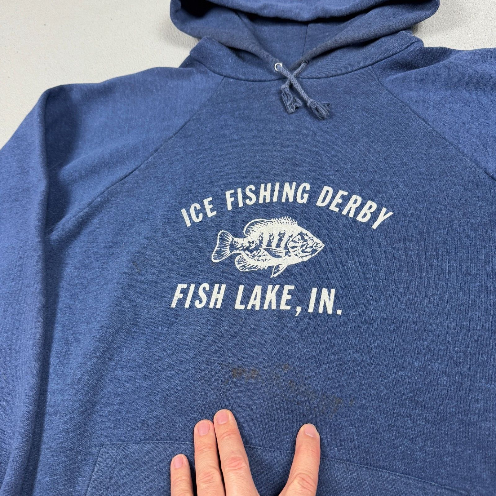 Vintage Vintage 80s Ice Fishing Derby Rare Graphic Hoodie L Size US L / EU 52-54 / 3 - 4 Thumbnail