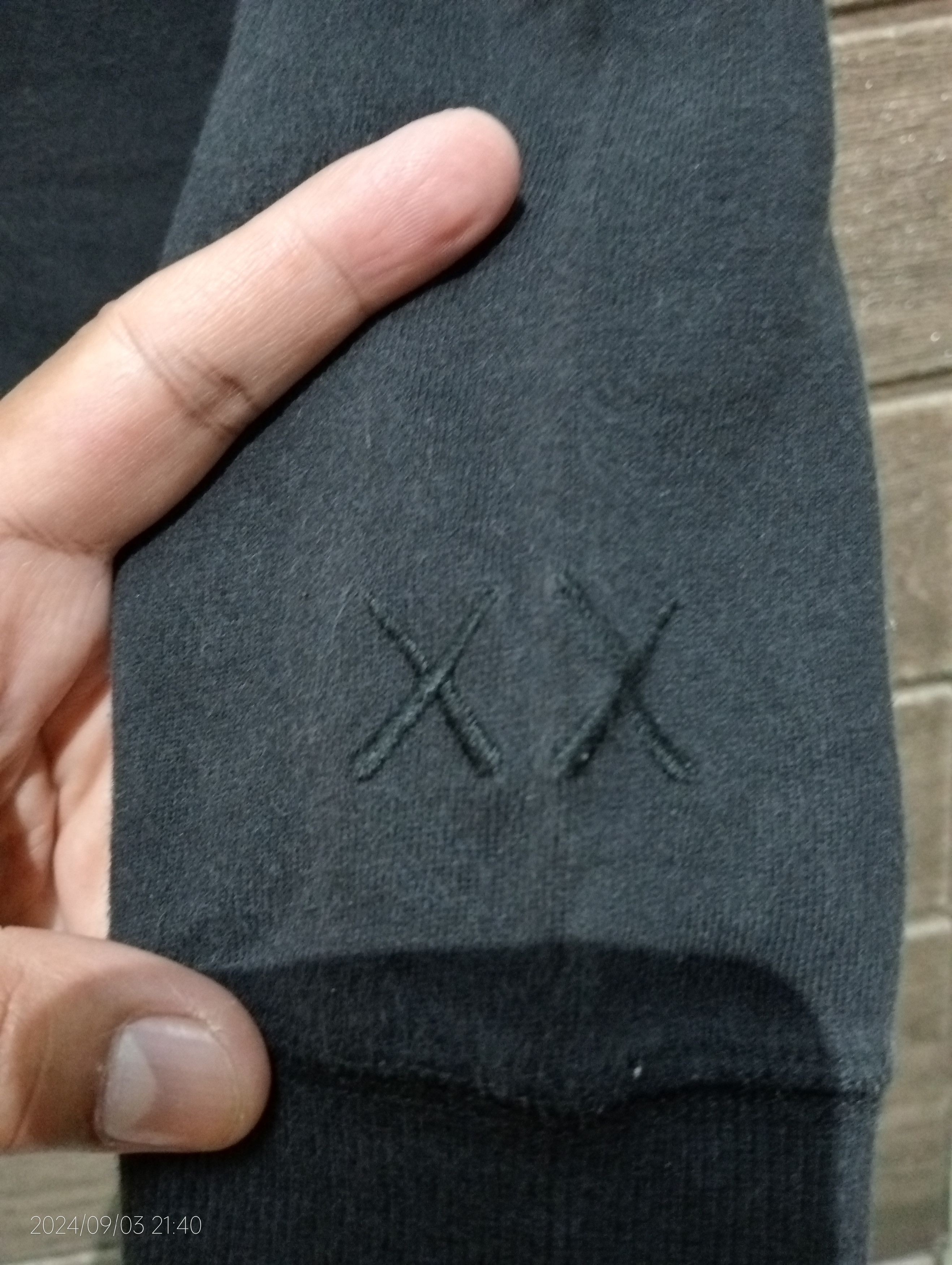 Kaws Vintage KAWS Crewneck Sweatshirt Size US S / EU 44-46 / 1 - 4 Thumbnail