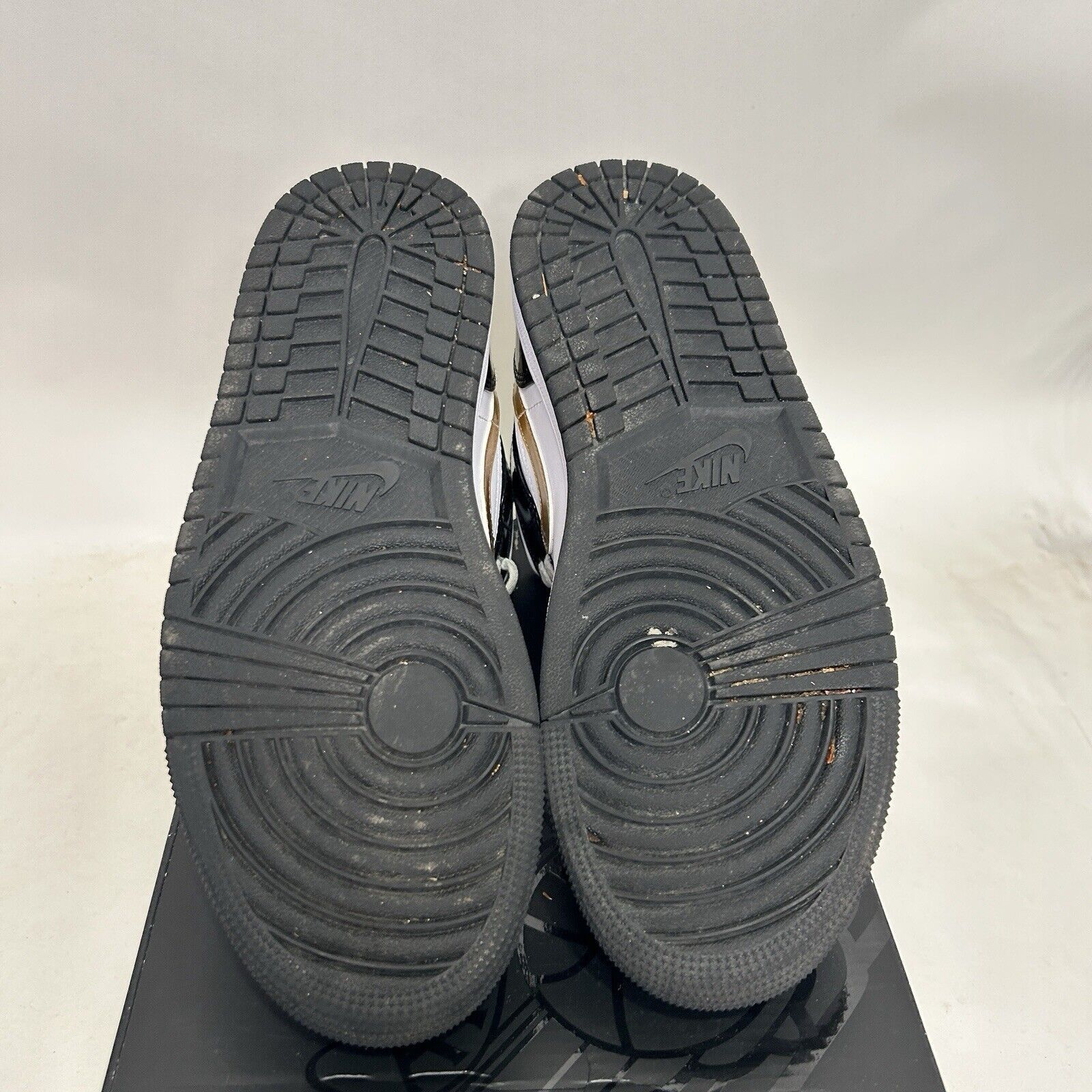 Jordan Brand Nike Air Jordan 1 Mid SE “Patent Black Metallic Gold” 2024 Size US 8 / EU 41 - 8 Thumbnail