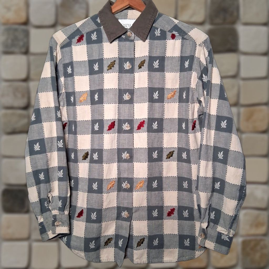 Vintage VINTAGE Casey & Max Shirt Women S Green Plaid Leaf Nature Cabin Cottage ButtonUp Casual Cotton Embroidered Leaves Fall Cottagecore Size S / US 4 / IT 40 - 1 Thumbnail