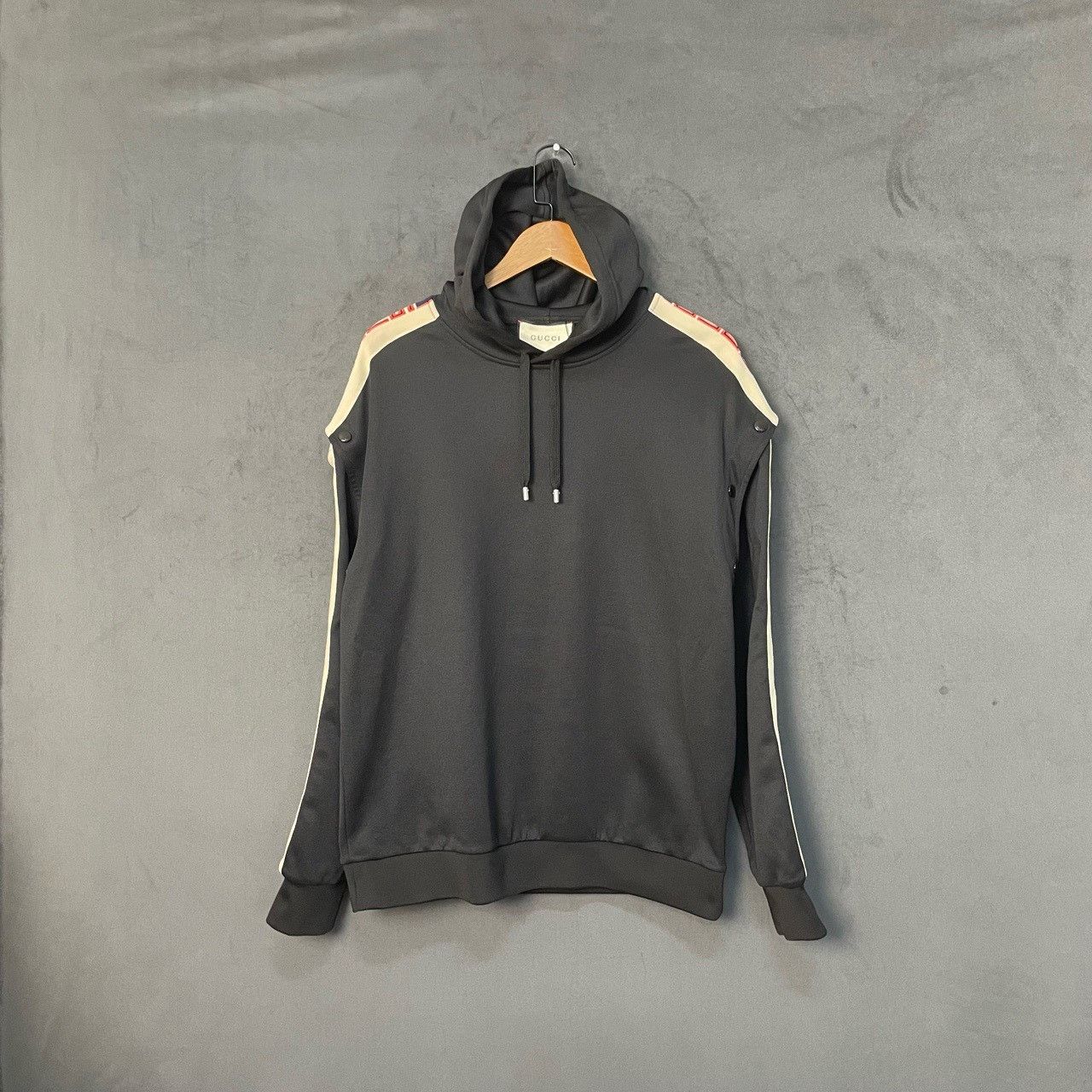 Gucci Gucci Side logo detachable hoodie 2501-Nextarrow Size US S / EU 44-46 / 1 - 1 Thumbnail
