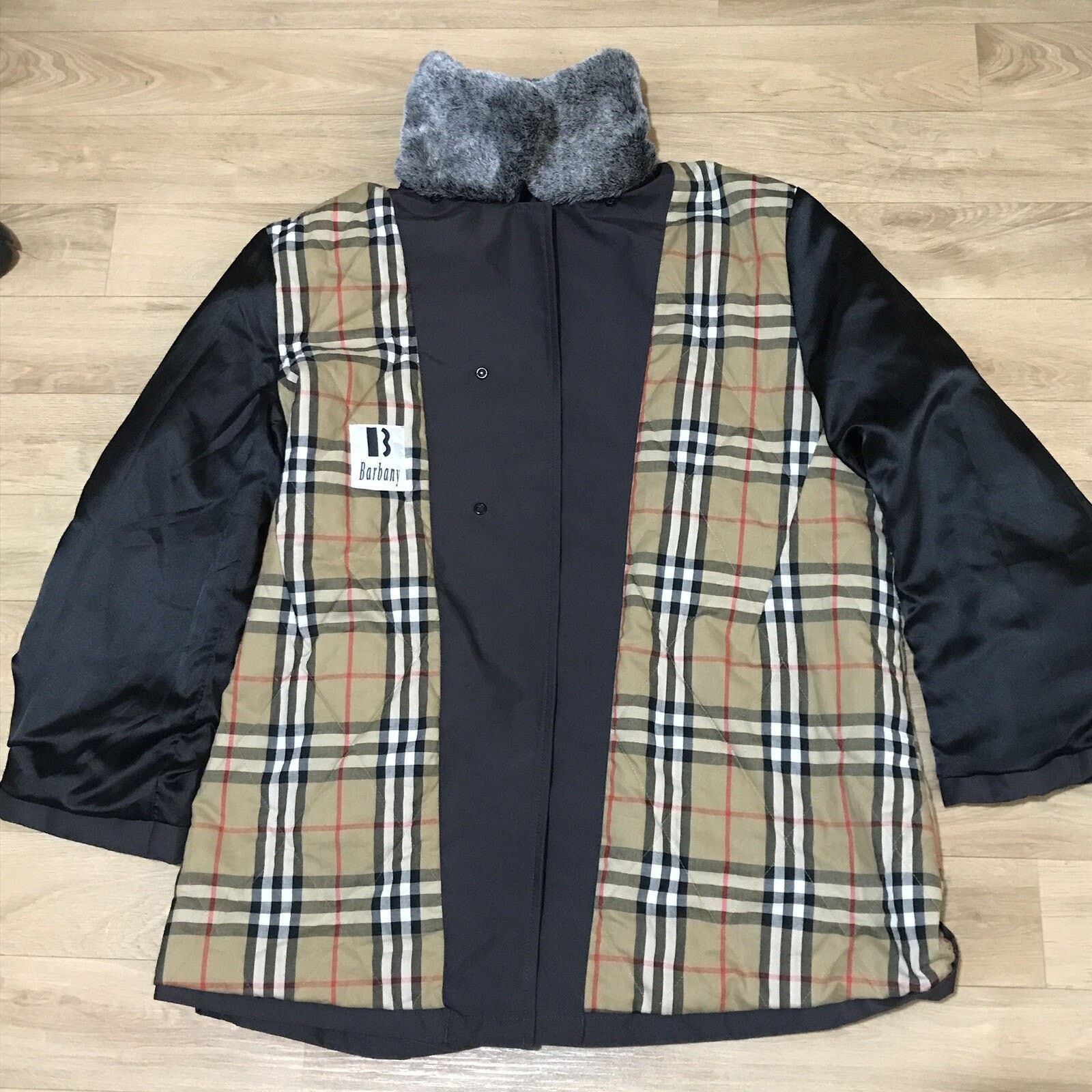 Burberry VINTAGE Burberry women jacket coat Nova Check FAUX FUR GRAY Size XL / US 12-14 / IT 48-50 - 6 Thumbnail