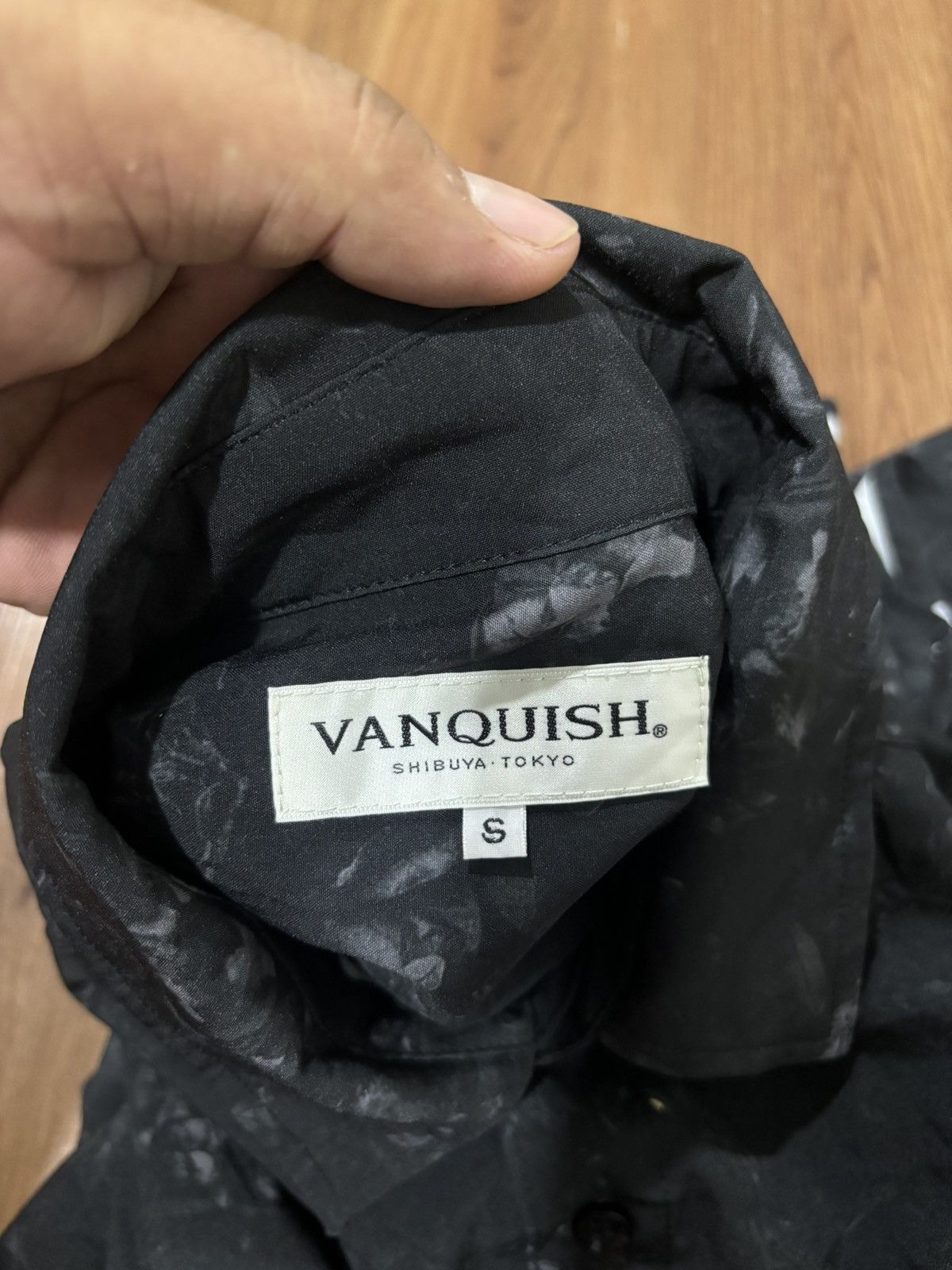 Japanese Brand × Vanquish × Vintage Vintage Vanquish Tokyo Black Rose Shirt Size US S / EU 44-46 / 1 - 6 Thumbnail