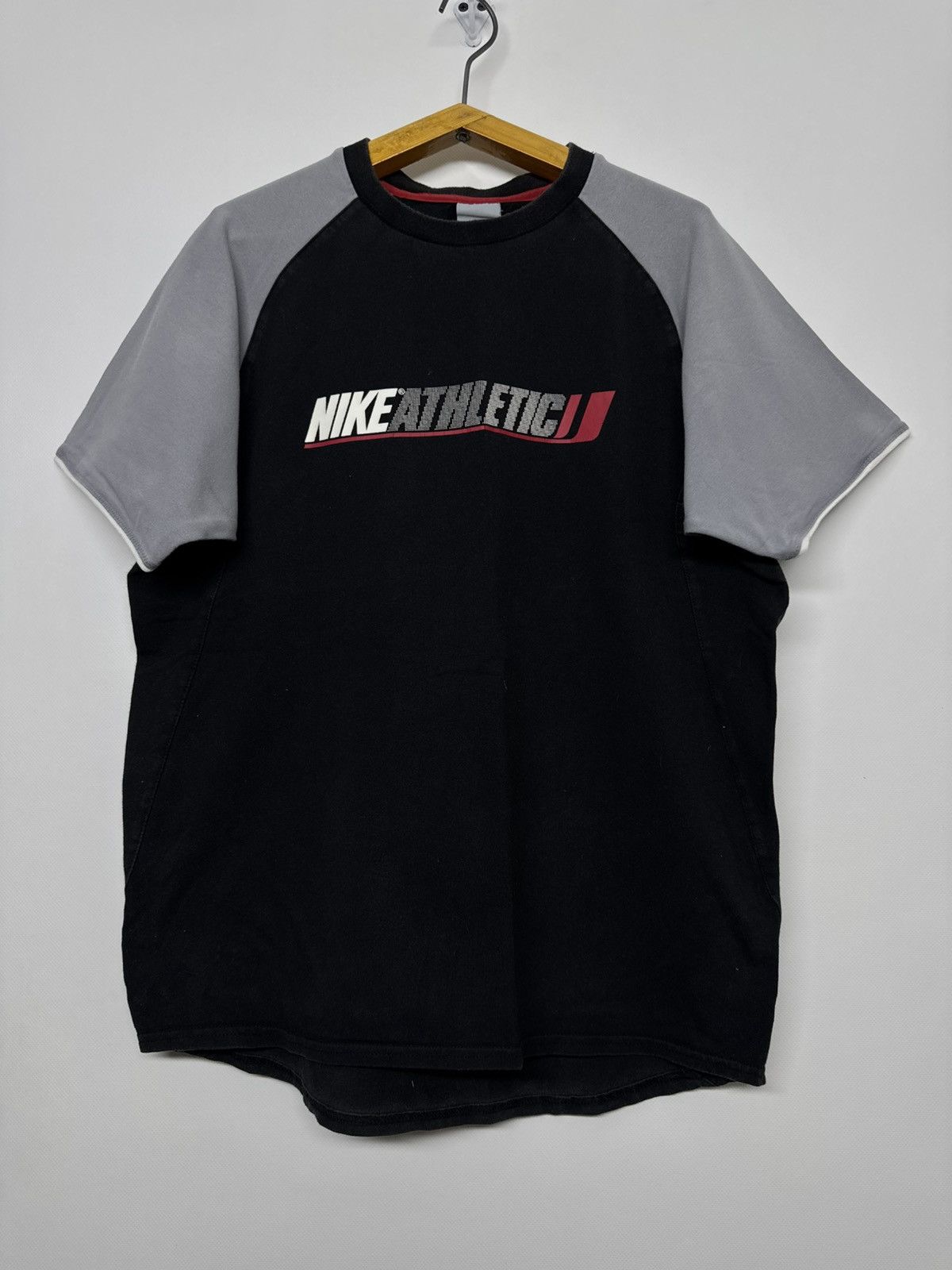 Nike Vintage Y2k Nike Athletic Big Logo T-Shirt 00’s Size US M / EU 48-50 / 2 - 7 Thumbnail