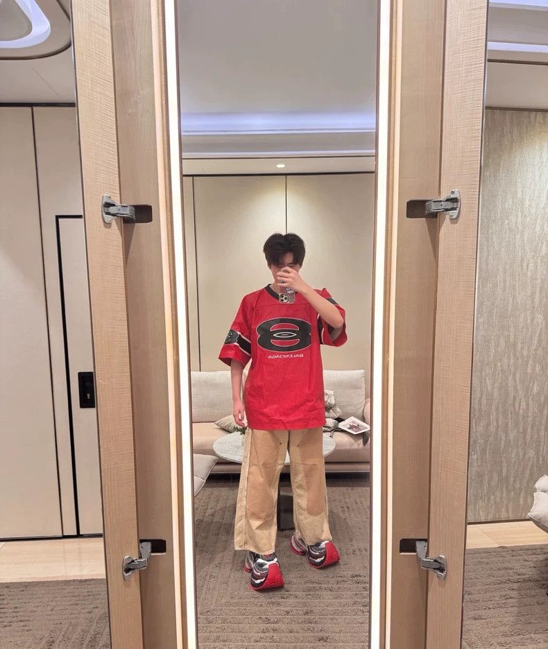 Balenciaga Balenciaga 25th red mesh short sleeve Size US S / EU 44-46 / 1 - 9 Thumbnail