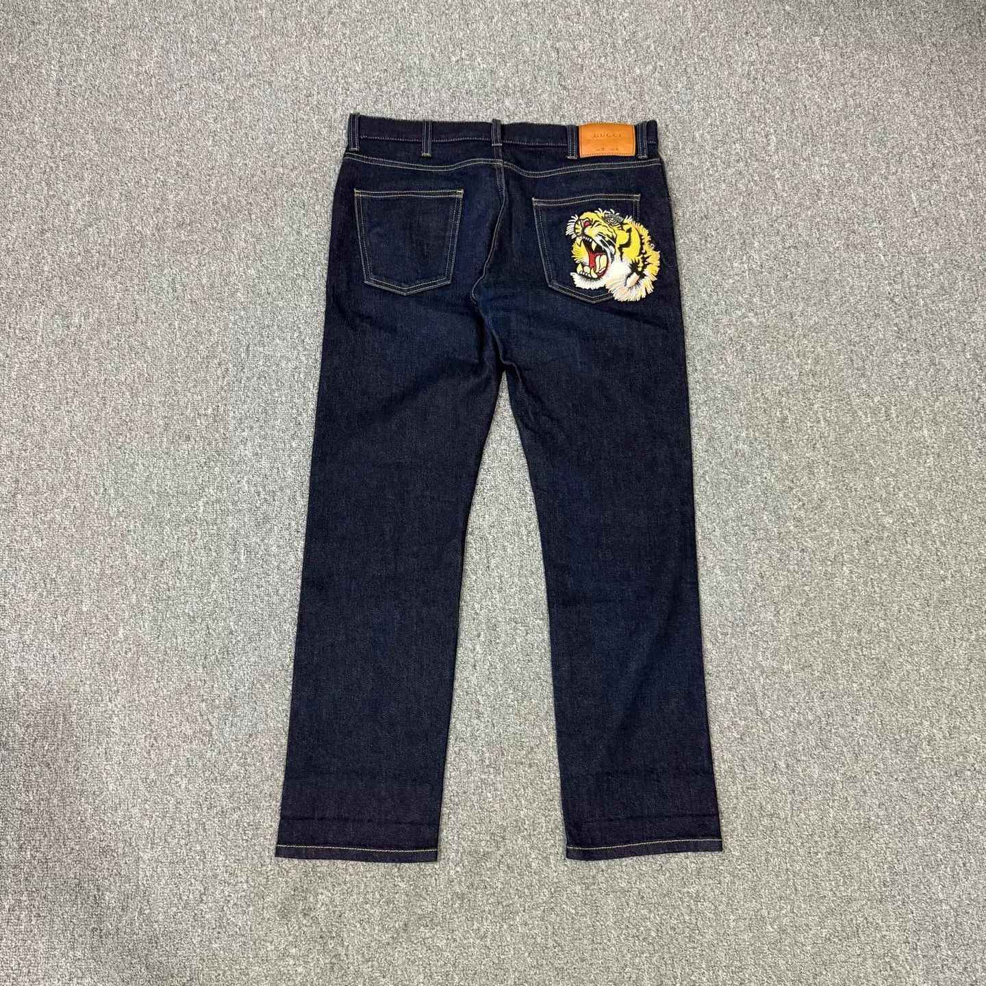 Gucci Gucci Back Tiger Head Embroidered Jeans 34 95 New Size US 34 / EU 50 - 2 Thumbnail
