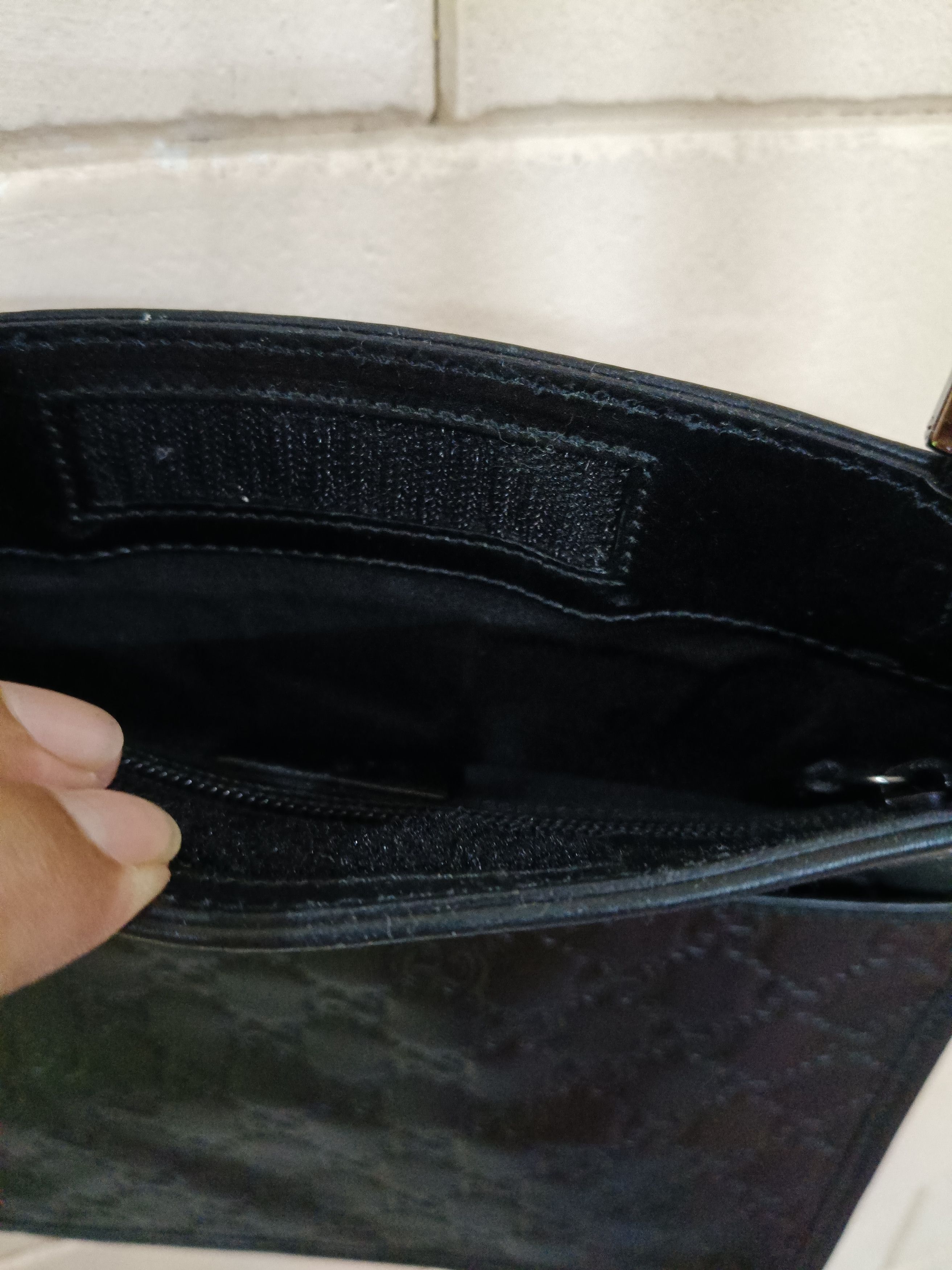 Gucci Gucci Leather Monogram Crossbody Sling Bag Size ONE SIZE - 3 Thumbnail
