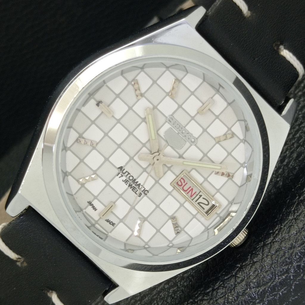 Seiko REFURBISHED VINTAGE SEIKO 5 AUTO JAPAN MENS WATCH a440224 Size 38 - 1 Thumbnail