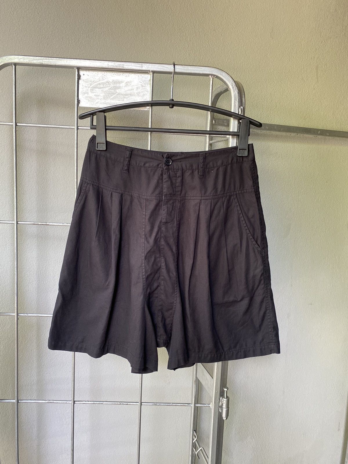 5cm 5cm drop black short pants Size 30" / US 8 / IT 44 - 2 Thumbnail