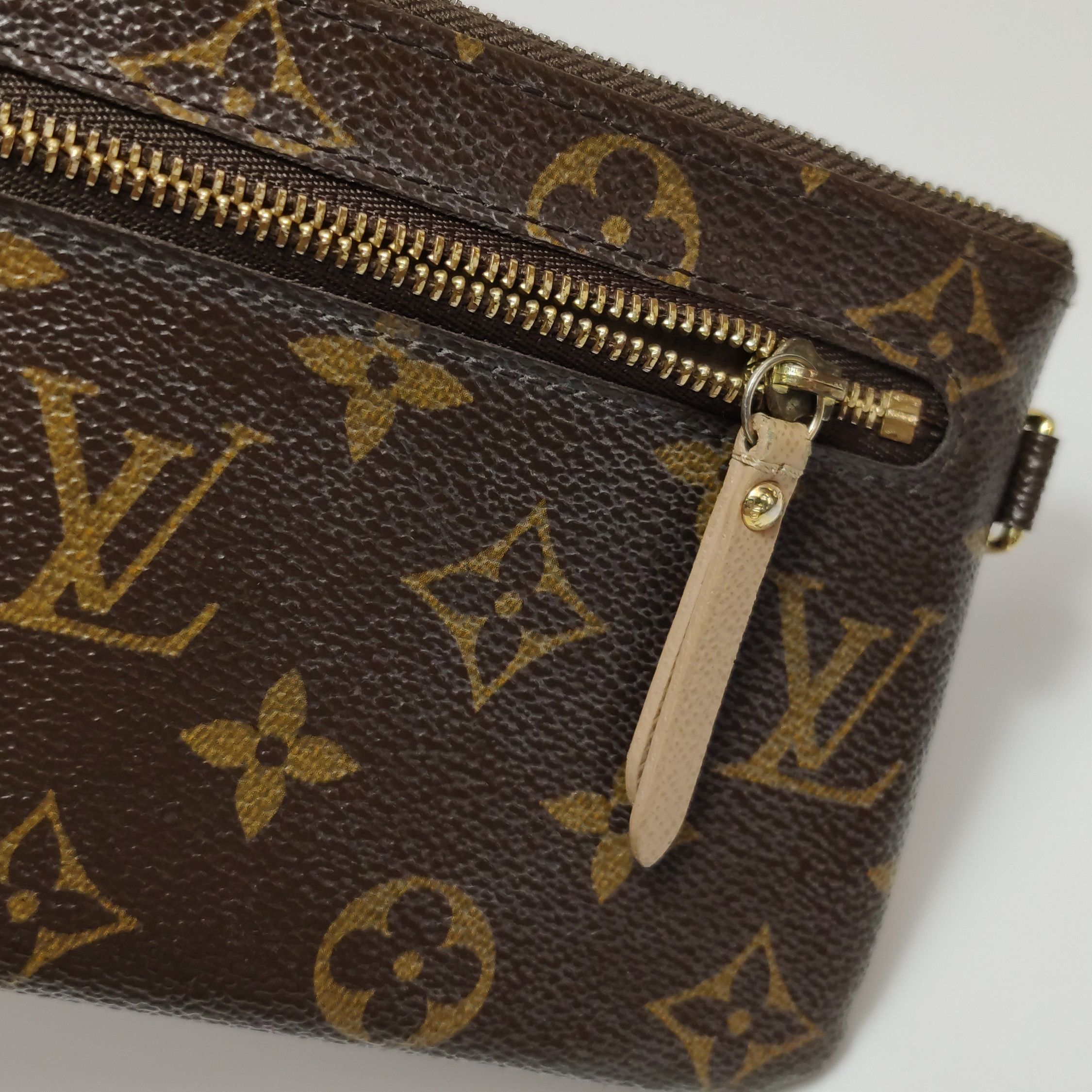 Louis Vuitton Louis Vuitton (LV) Cowhide Monogram Emblem Wallet -y2506 Size ONE SIZE - 5 Thumbnail