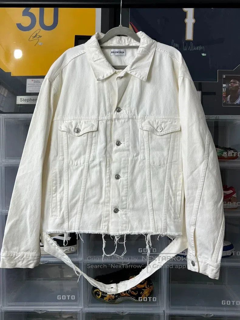 Balenciaga Balenciaga White Embroidered Logo Denim Jacket. Size US XS / EU 42 / 0 - 1 Thumbnail