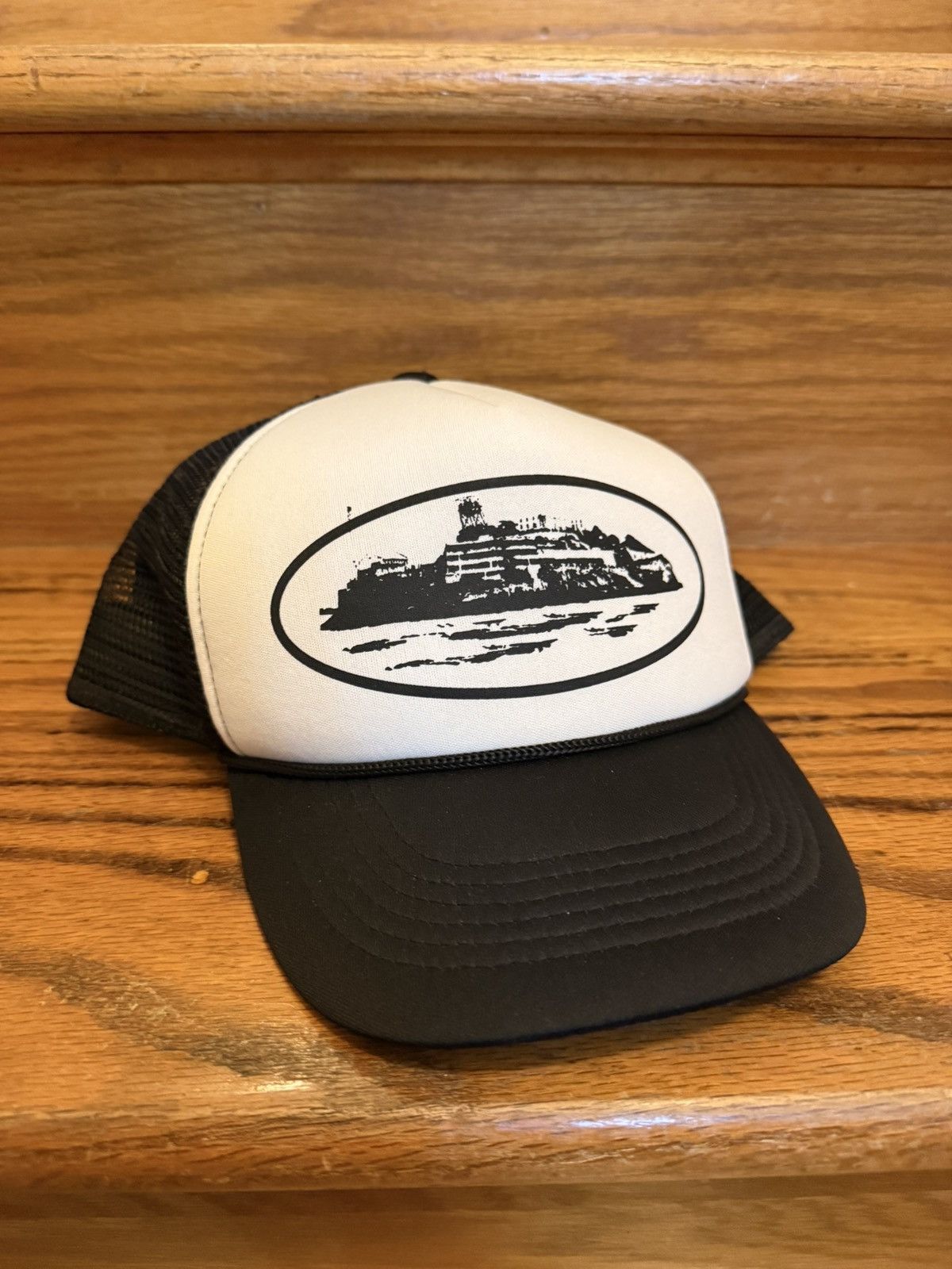 Corteiz Corteiz Alcatraz Trucker Hat Size ONE SIZE - 1 Thumbnail