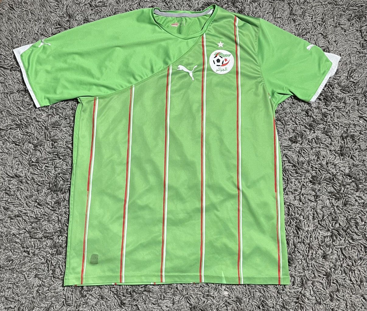 Puma PUMA ALGERIA 2010/11 VINTAGE SOCCER FOOTBALL JERSEY Size US L / EU 52-54 / 3 - 1 Thumbnail