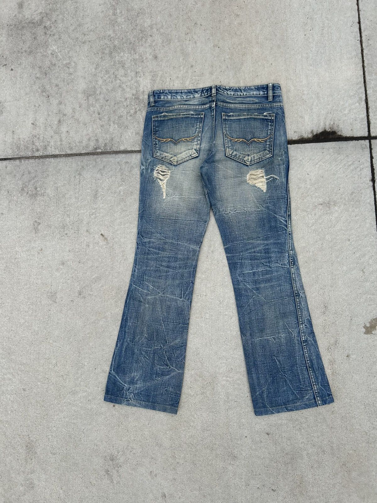 GOSTAR DE FUGA FLARED DISTRESSED JAPANESE Fuga De Gostar mudwashed jeans Size US 28 / EU 44 - 2 Thumbnail