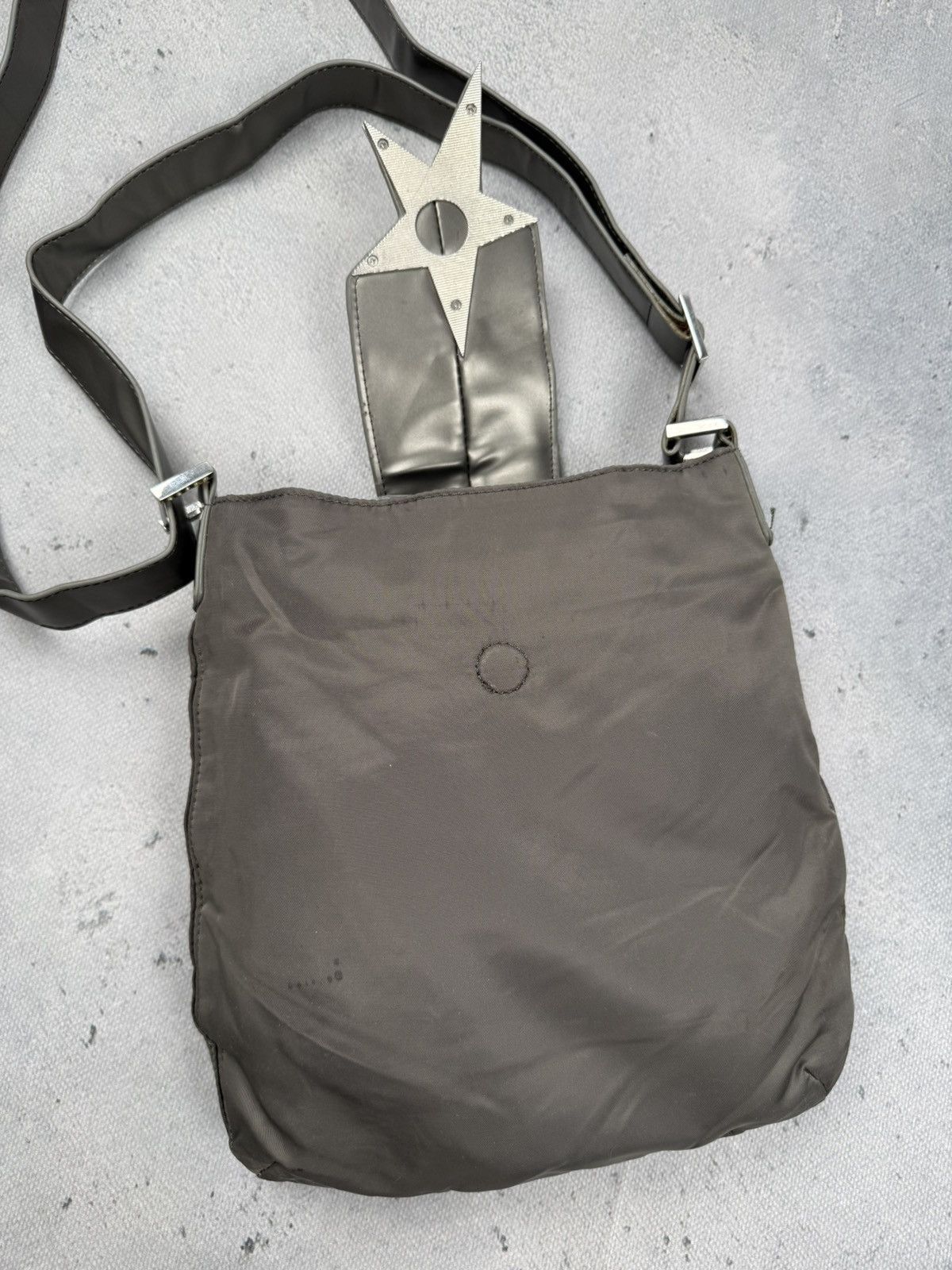 Mugler Vintage Mugler Star Logo Nylon Shoulder Bag Grey Crossbody Size ONE SIZE - 13 Thumbnail