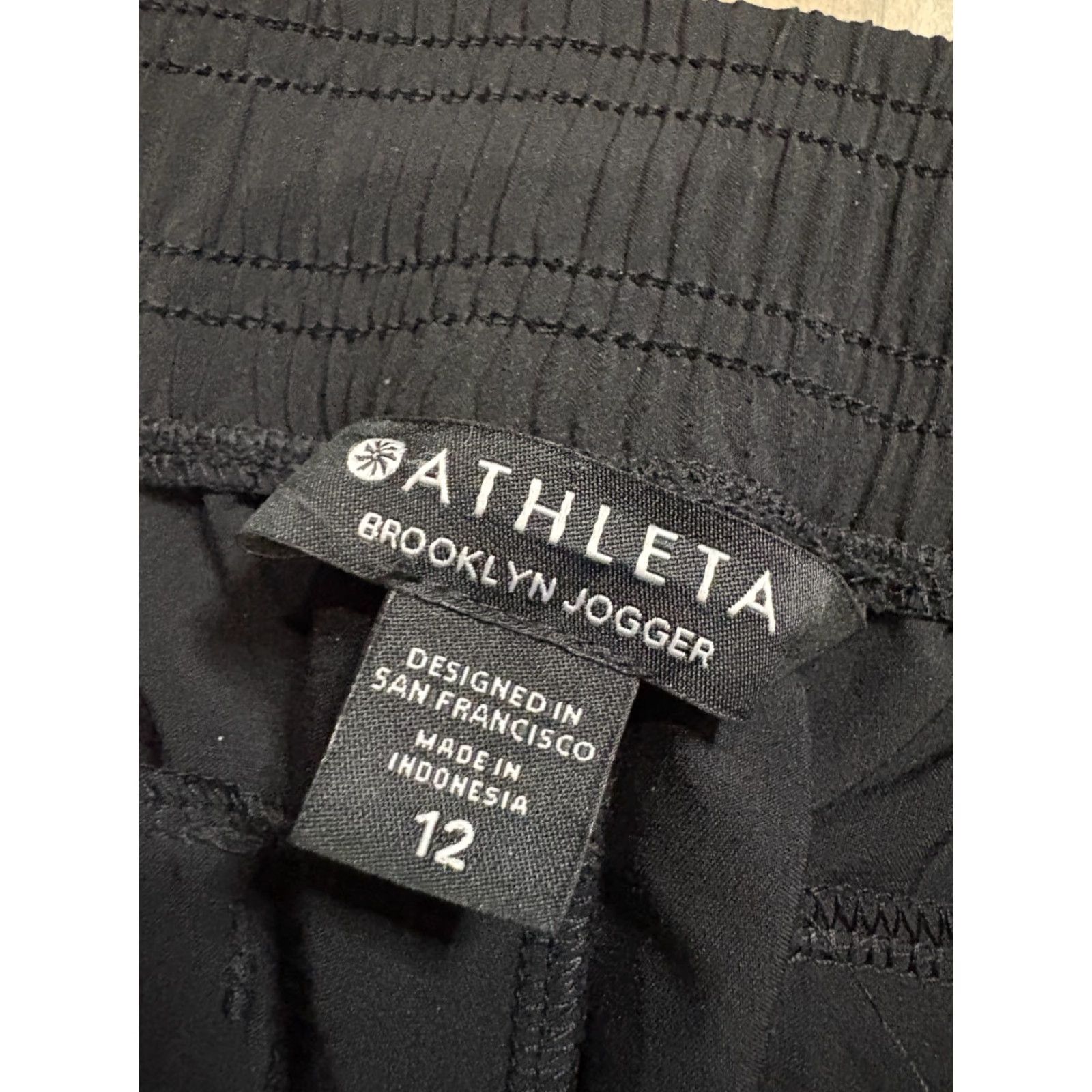 Athleta Athleta Brooklyn Jogger Pants Womens 12 Black Athletic Tapered Pants Jogger Size 34" / US 12 / IT 48 - 4 Thumbnail